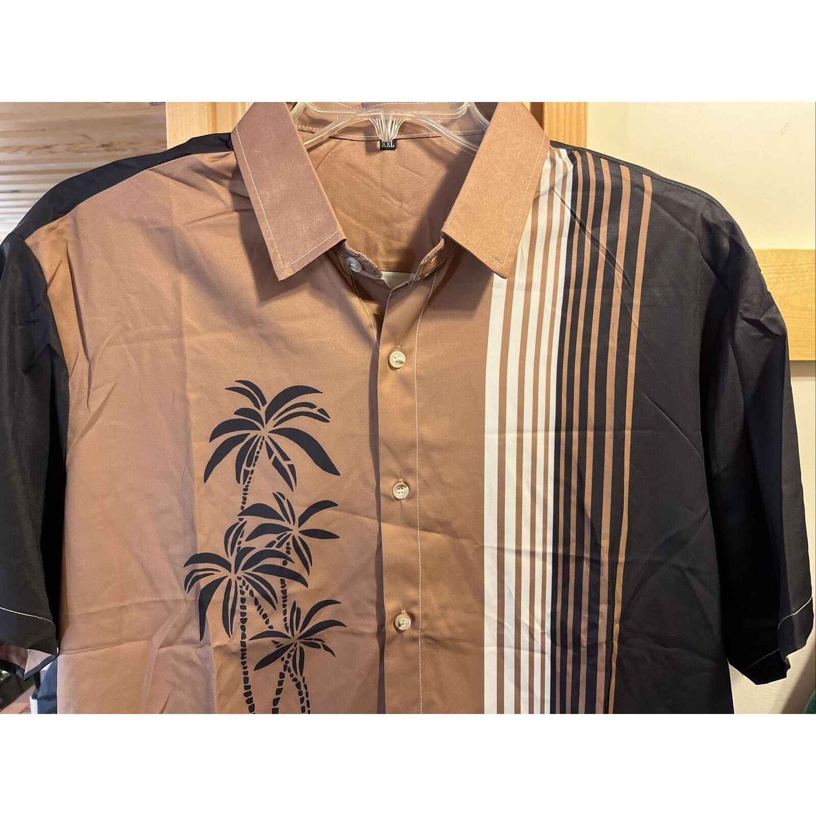 The Unbranded Brand Unbranded Men’s XXL Brown Black SS Polyester Hawaiian Shirt Size US XXL / EU 58 / 5 - 10 Thumbnail