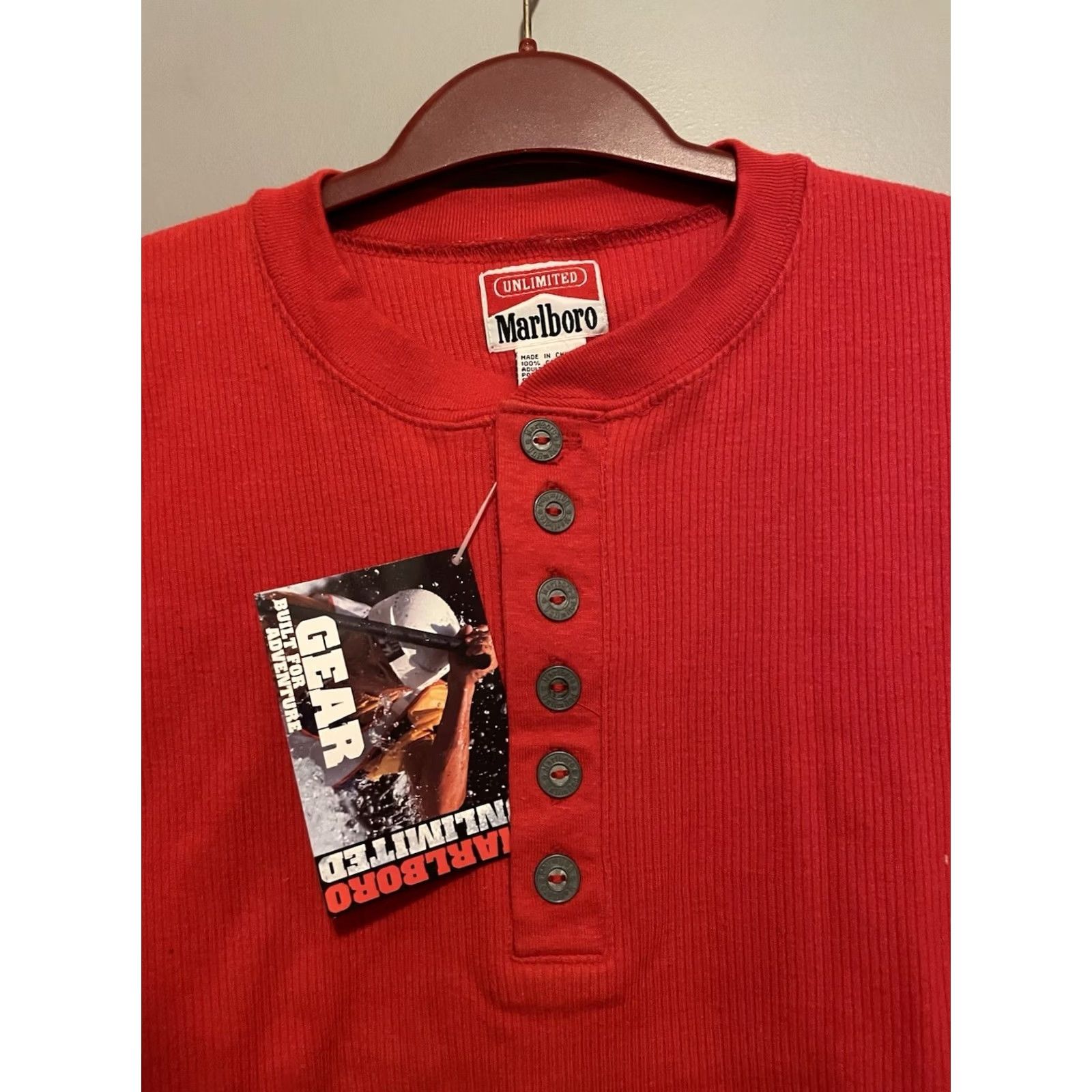 Marlboro VINTAGE Marlboro Shirt Henley Long Sleeve Red Adult L 90s Outdoor USA Mens Sleeve Length: Long Size US L / EU 52-54 / 3 - 5 Thumbnail