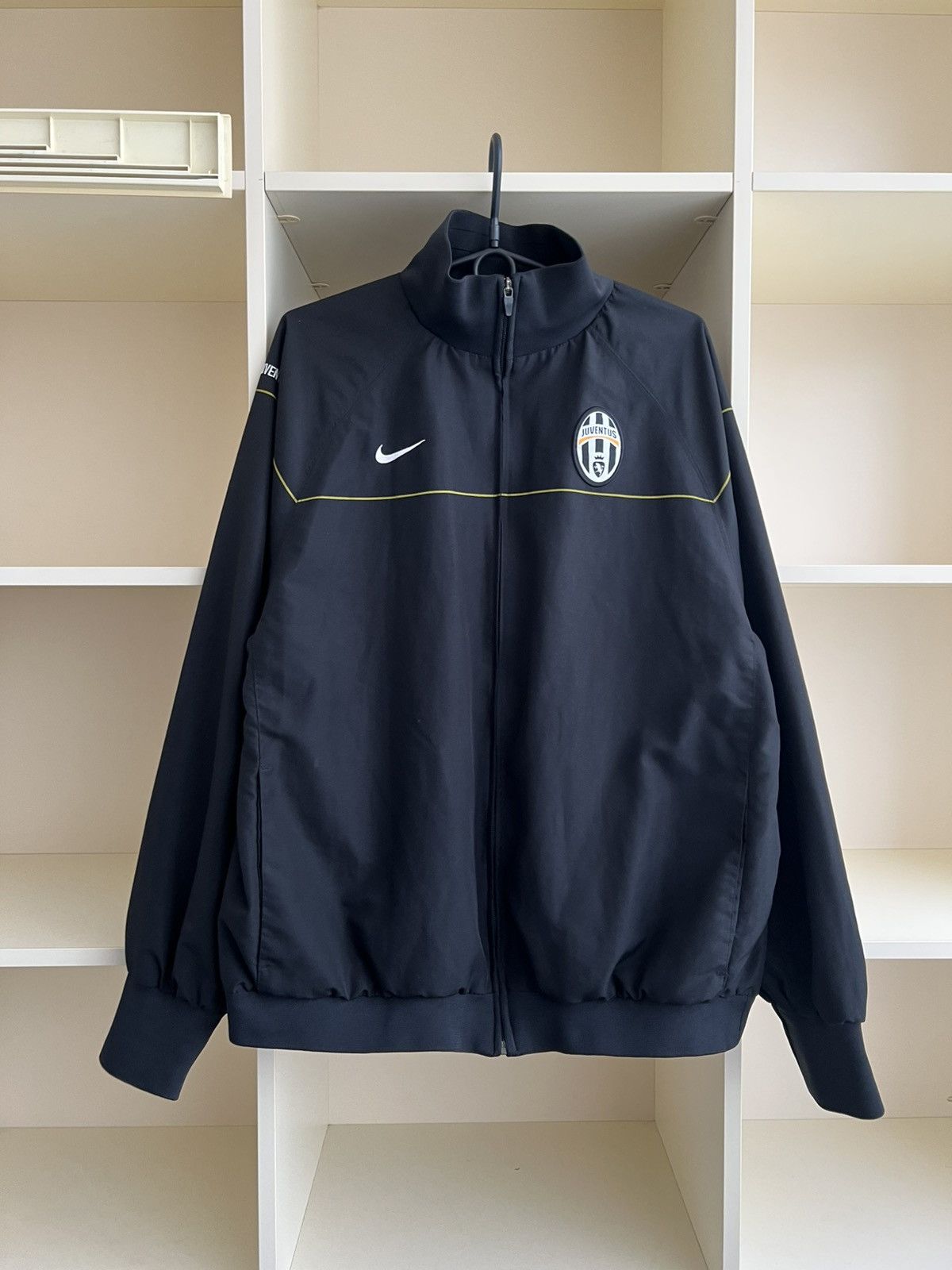 Nike Vintage Nike Juventus Track Jacket Football Soccer Size US XL / EU 56 / 4 - 7 Thumbnail