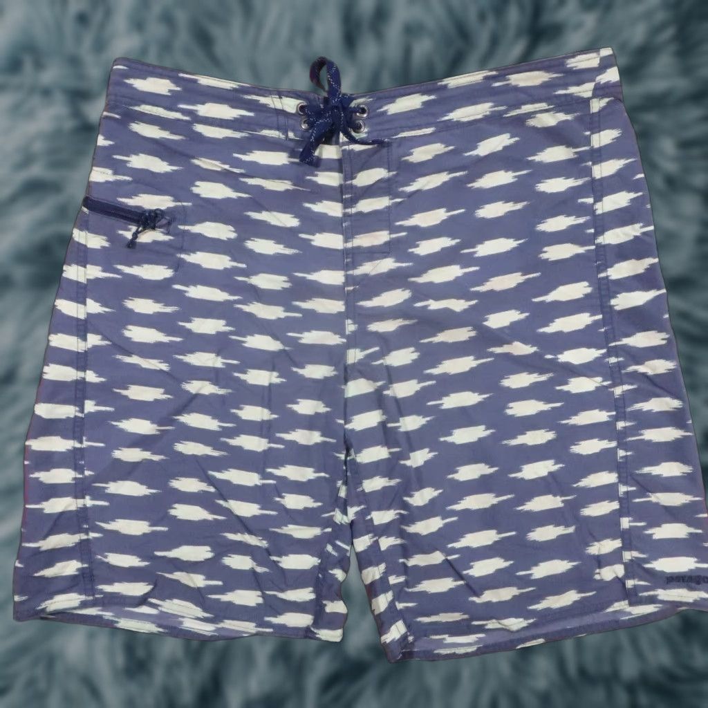Patagonia Patagonia Board Shorts Mens 34 Gray Aztec Geometric Pockets Nylon Unlined Beach Swim Trunks Mens B bottom Size US 34 / EU 50 - 1 Thumbnail