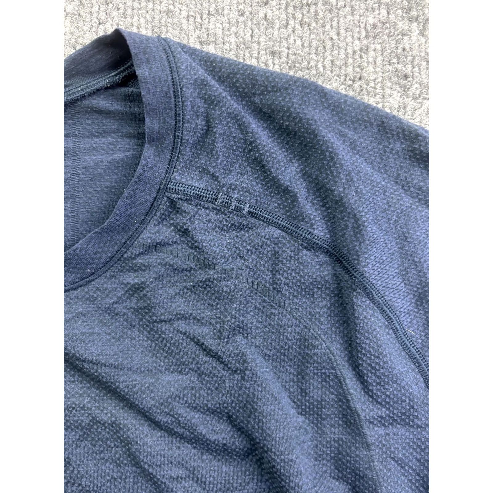 Lululemon Lululemon Shirt Mens Large Blue Short Sleeve Athletic Running Training Top Size US L / EU 52-54 / 3 - 5 Thumbnail