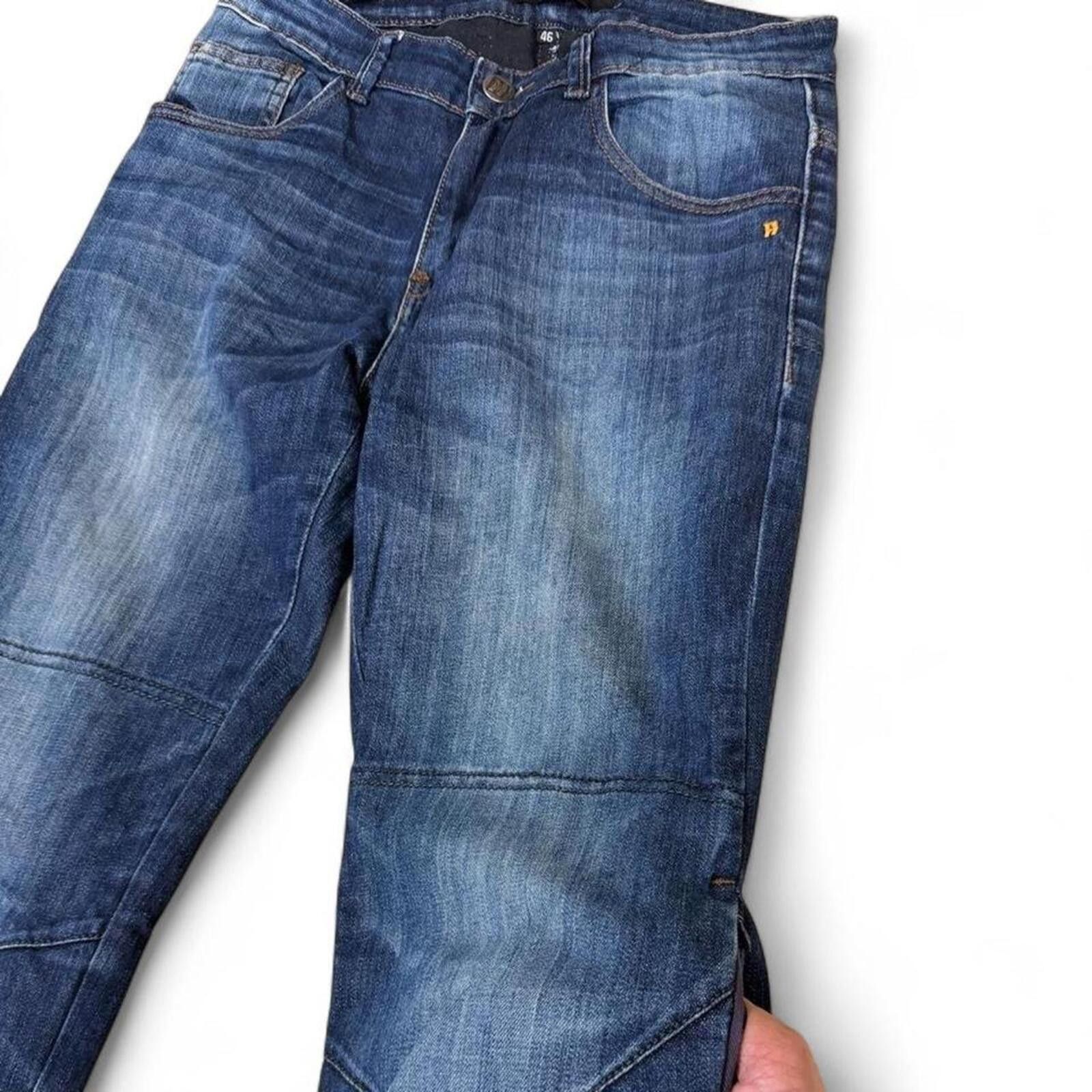 True Religion Hevik Straight fit knee pocket design denim jeans Size US 31 - 8 Thumbnail