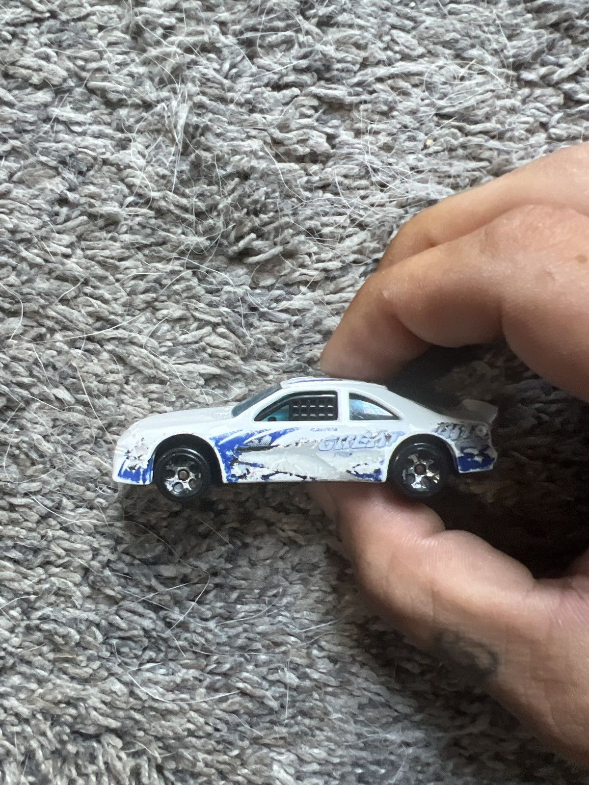 Vintage 1996 Hot Wheels Great White Carris Racing Die-Cast Car Size ONE SIZE - 3 Thumbnail