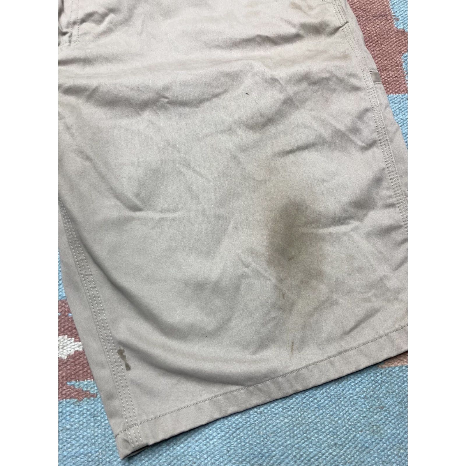 Under Armour Under armour Shorts Cotton Polyester Flat Front Carpenter Golf Casual Mens 40 Beige Chino Flat Front 11.5” Inseam 13” Leg Opening Mens Size US 40 / EU 56 - 2 Thumbnail