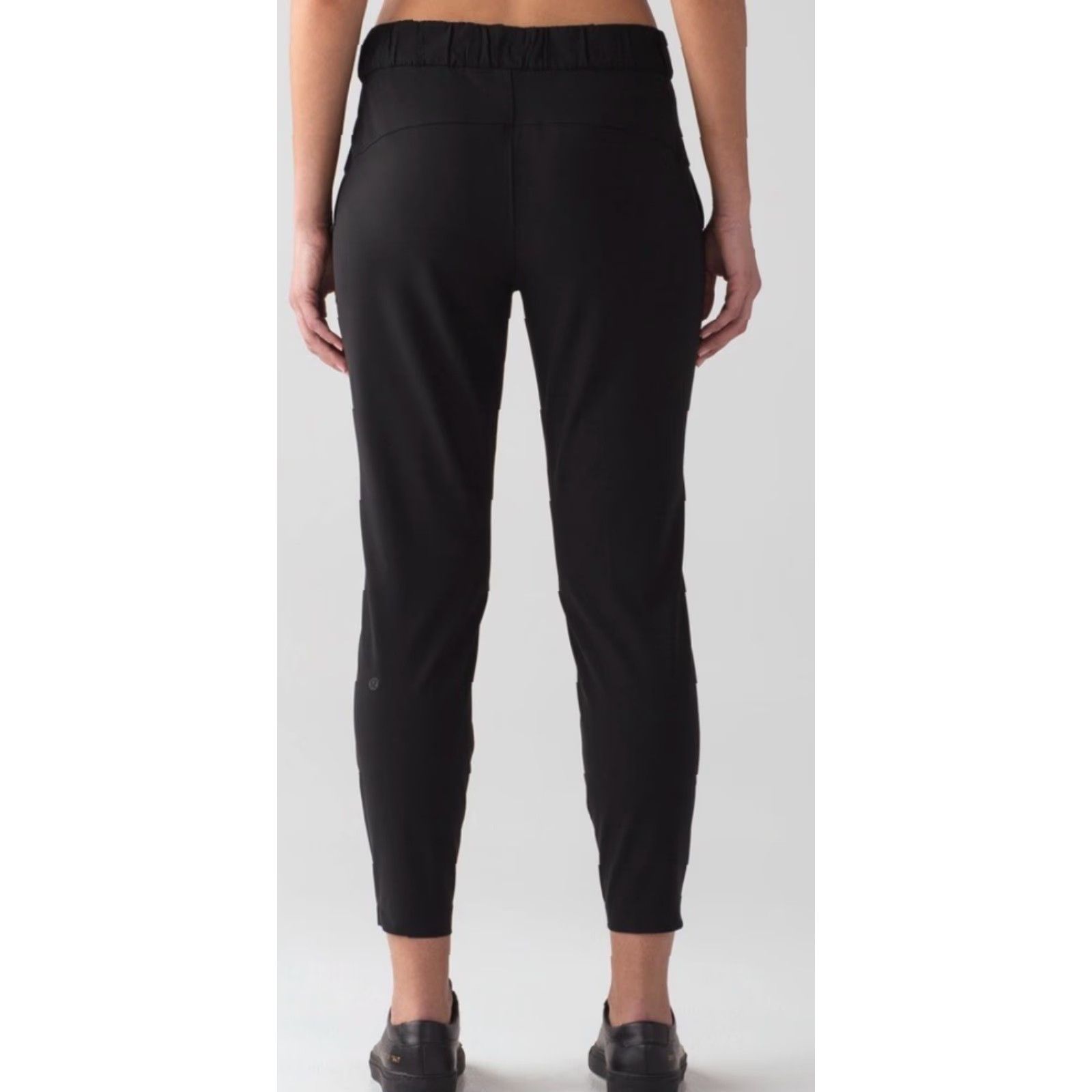 Lululemon Lululemon On The Fly Woven Pants Black 2 Women Athletic Regular Drawstring Ankle 27.5 Inseam Size 26" / US 2 / IT 38 - 2 Thumbnail
