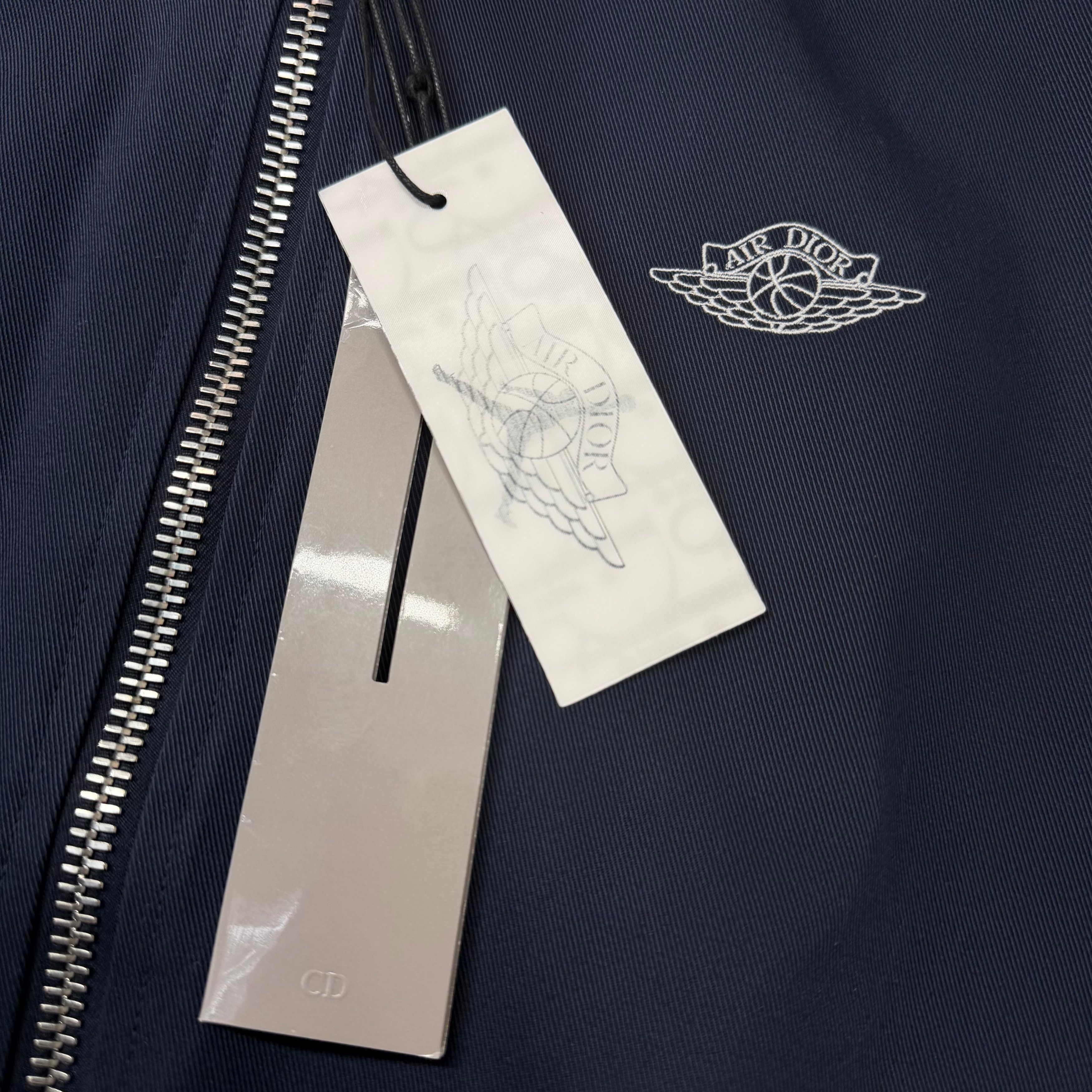 Dior Dior x Jordan Wings Logo Bomber Navy 52 (L) Size US L / EU 52-54 / 3 - 4 Thumbnail