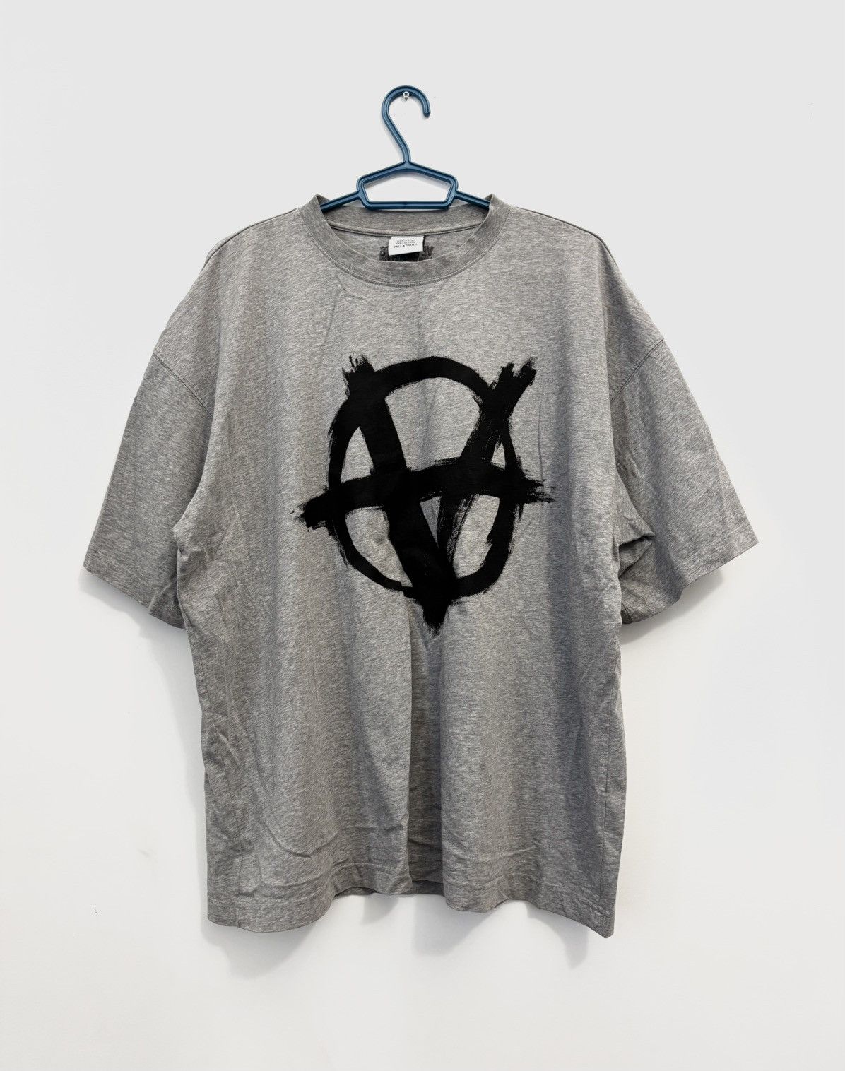 Vetements Vetements Anarchy Gothic Logo T-Shirt Size US M / EU 48-50 / 2 - 1 Thumbnail