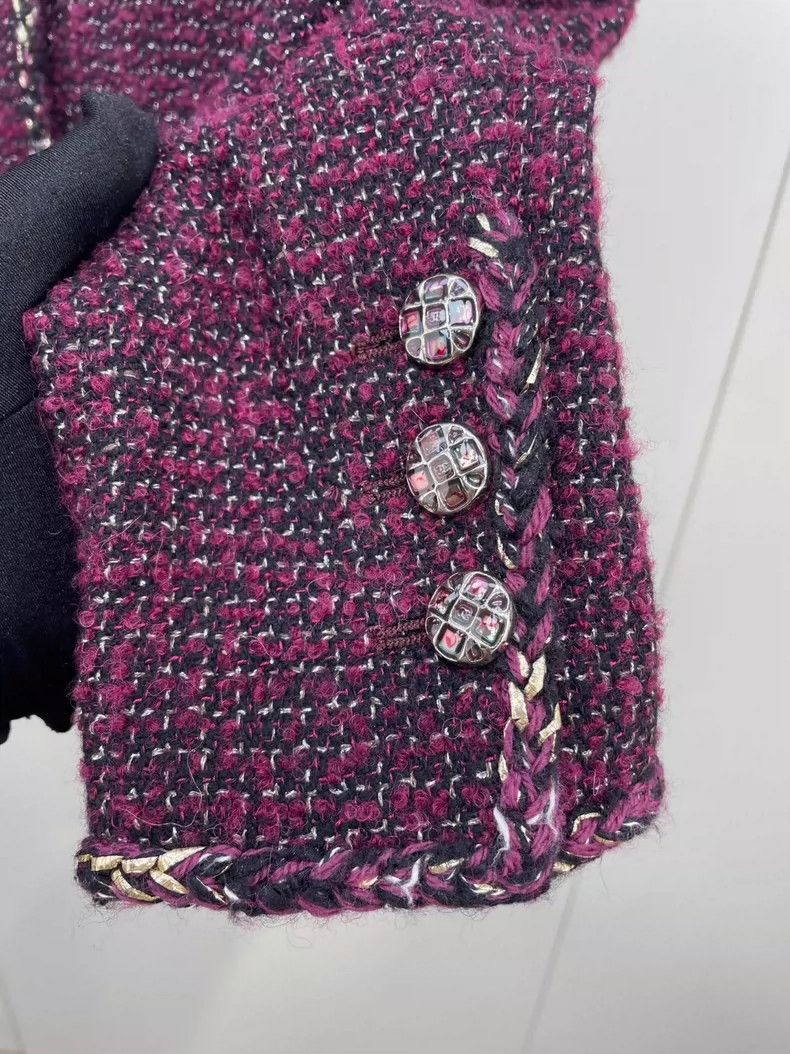 Chanel Chanel 22A soft tweed off-shoulder round-neck jacket 2504-N Size XS / US 0-2 / IT 36-38 - 3 Thumbnail