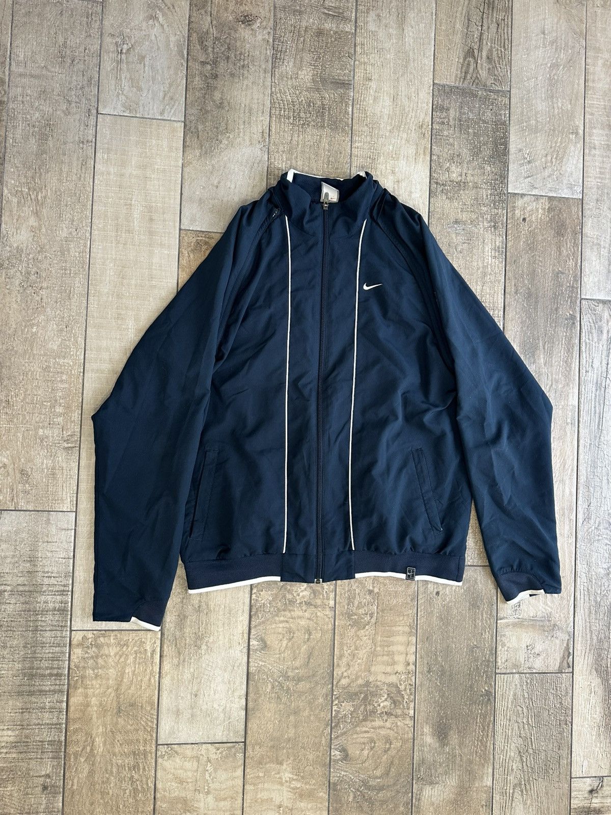 Nike Vintage Nike Dri-FIT Lightweight Jacket – Size L Size US L / EU 52-54 / 3 - 1 Thumbnail