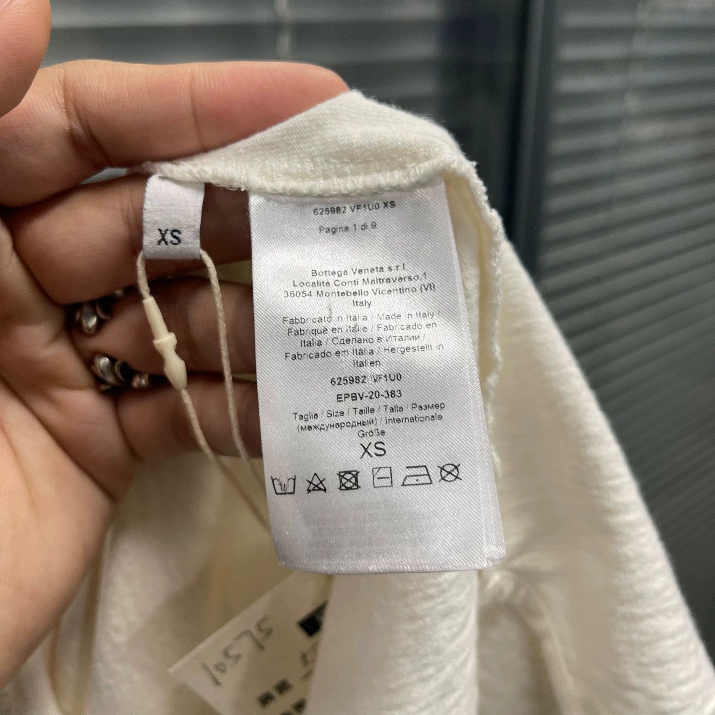 Bottega Veneta Bottega Veneta back small embroidery short sleeve XS 99 new Size US XS / EU 42 / 0 - 4 Thumbnail