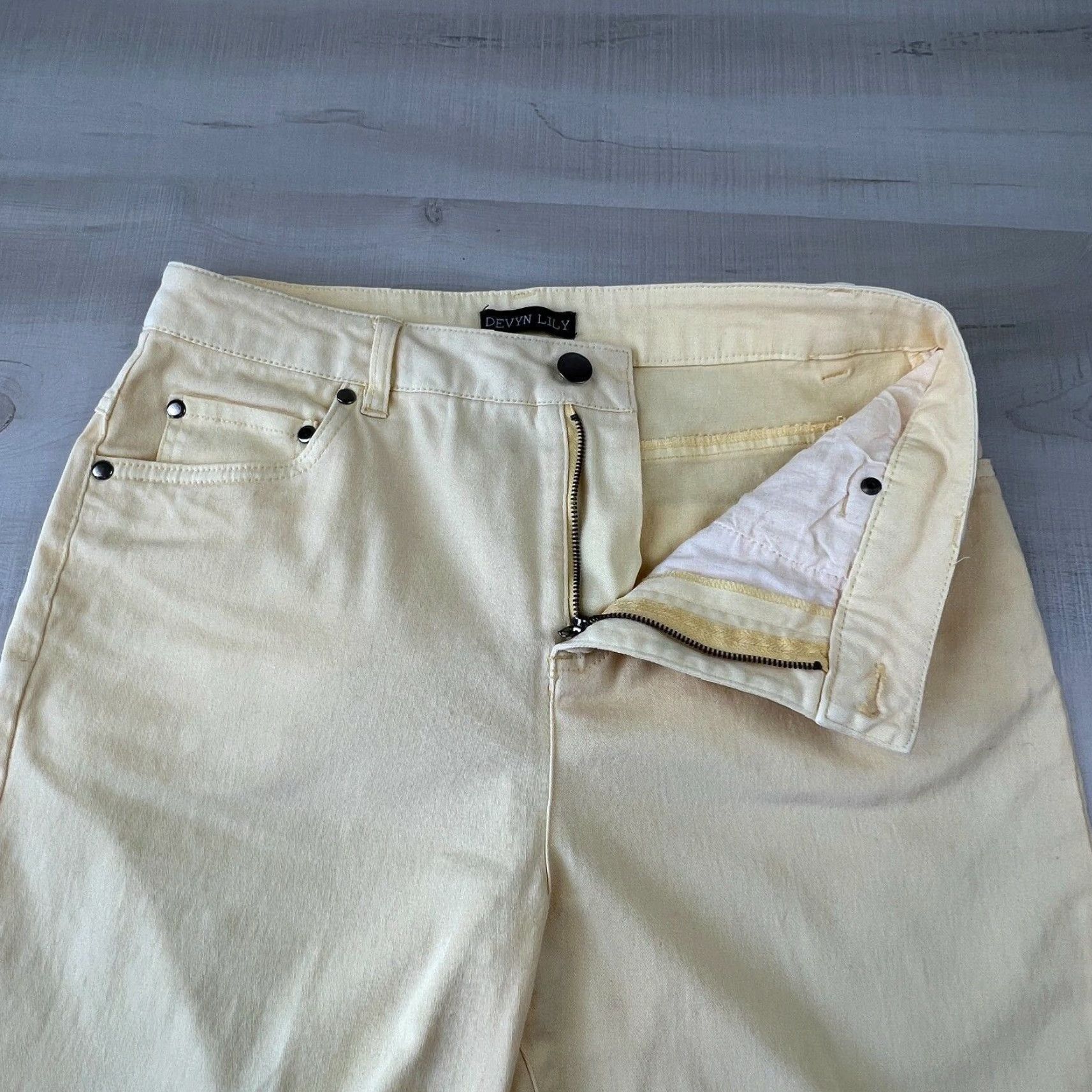 Vintage Devyn Lily Womens High Rise Yellow Capri Jeans 4 Ladies Size 27" / US 4 / IT 40 - 3 Thumbnail