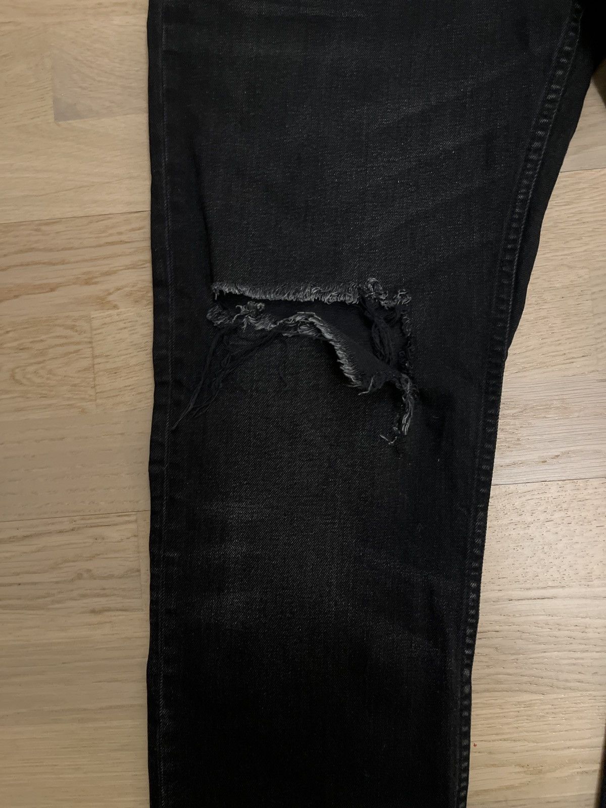 Balenciaga Balenciaga SS18 Archetype Destroyed Knee Black Jeans Size US 33 - 5 Thumbnail