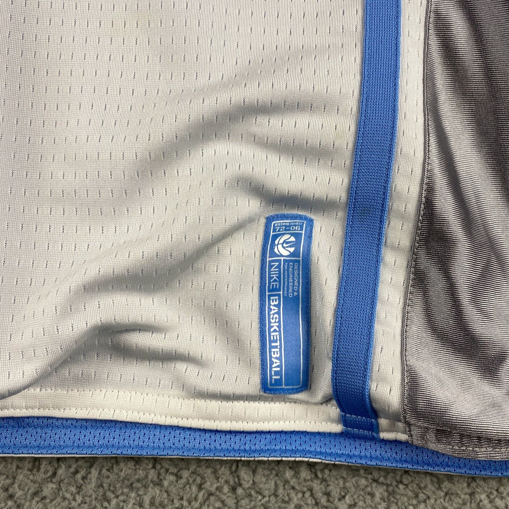 Nike Nike Men's Team Jersey Basketball Sleeveless Tank Shirt Reversible Blue /49-6 L Size 44-? Size US L / EU 52-54 / 3 - 4 Thumbnail