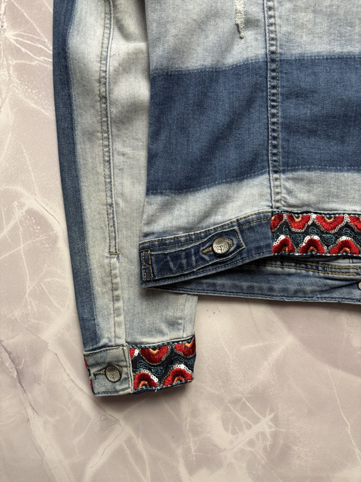 Desigual DESIGUAL DISNEY MICKEY MOUSE Denim Jacket Distressed Size M / US 6-8 / IT 42-44 - 18 Thumbnail