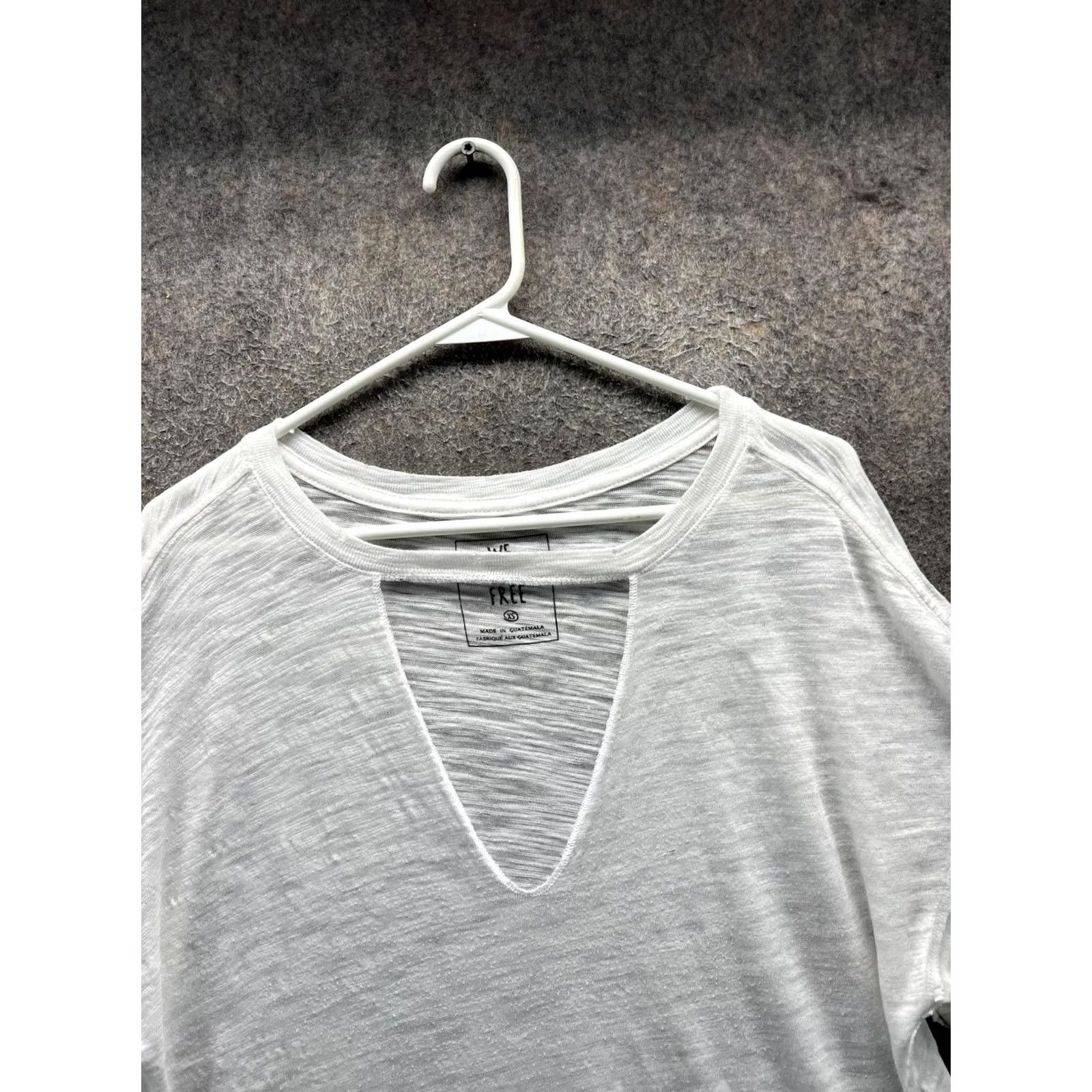 Vintage We The Free Shirt Womens XS White V Neck Strap Short Sleeve Jersey Top Size XS / US 0-2 / IT 36-38 - 6 Thumbnail