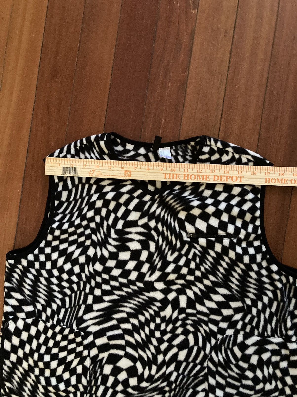 Designer × Vintage H&M Divided Black and White Fleece Optical Illusion Vest Size L / US 10 / IT 46 - 9 Thumbnail