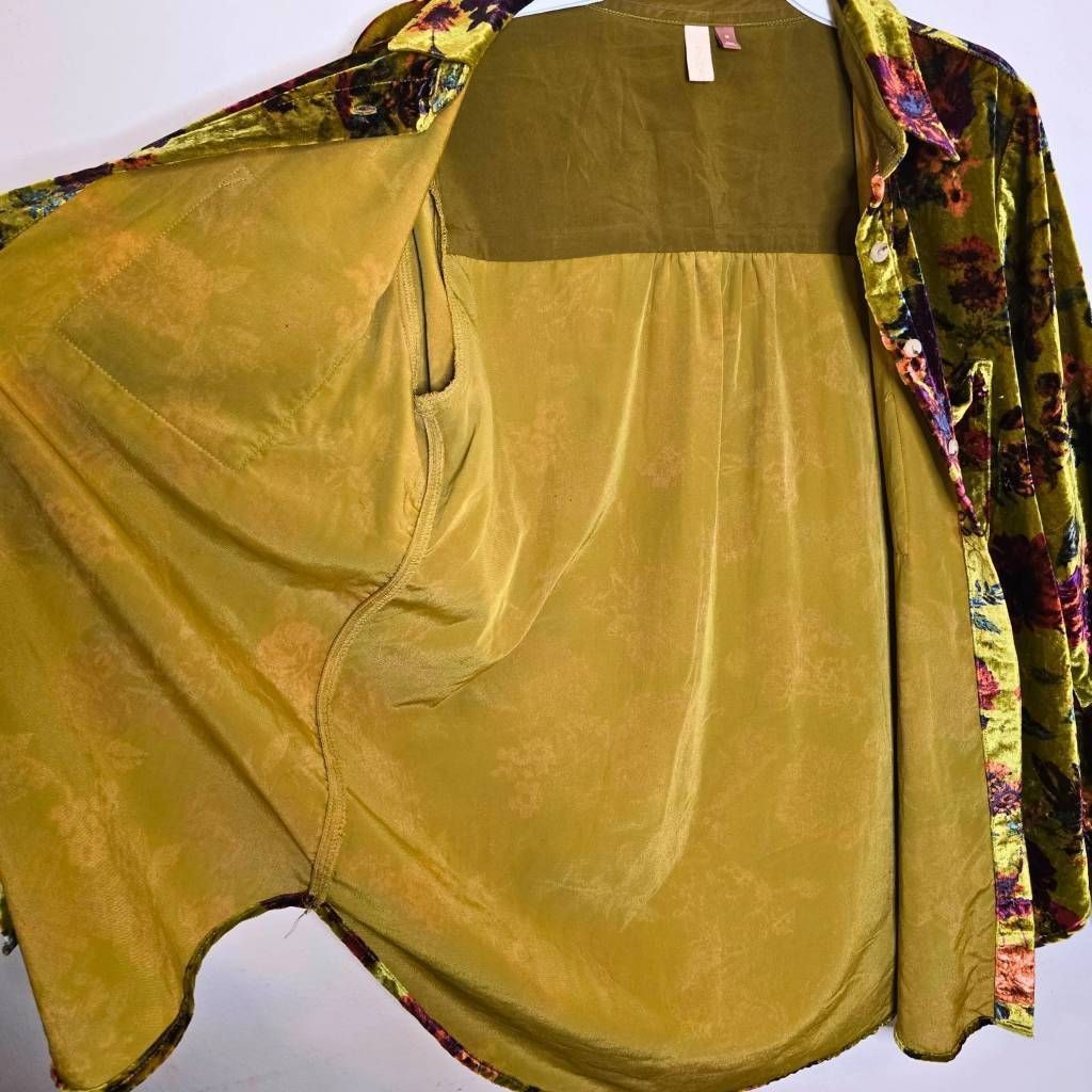 Anthropologie Anthropologie Pilcro Velvet Button Down Shirt Green Floral R Size M / US 6-8 / IT 42-44 - 8 Thumbnail