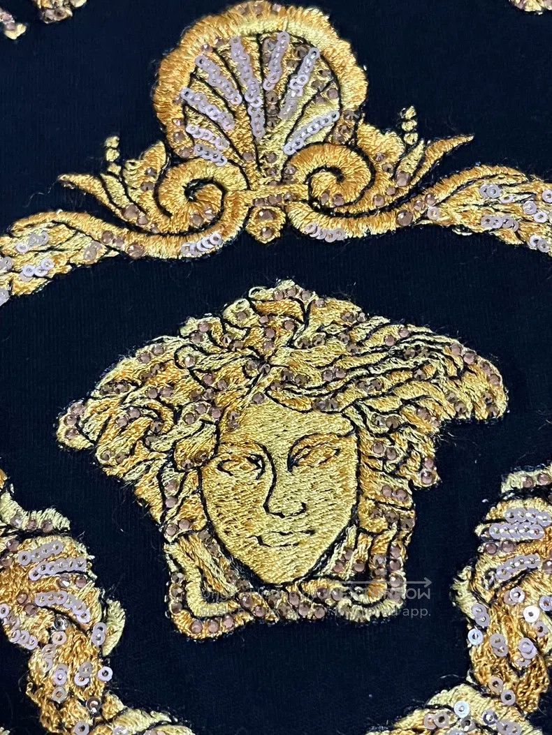 Versace Versace Embroidered T-shirt Size US L / EU 52-54 / 3 - 7 Thumbnail