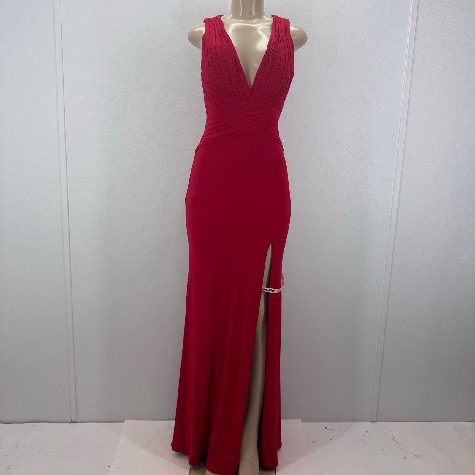 Mac Duggal Mac Duggal Women's Pleated Wrapping Sleeveless Gown Red sz 2 Size XS / US 0-2 / IT 36-38 - 2 Thumbnail