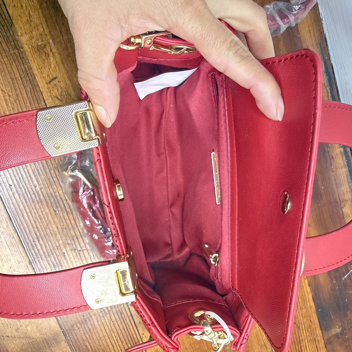 Steve Madden Steve Madden Red Quilted Top-Handle Satchel with Card Pocket Size ONE SIZE - 9 Thumbnail