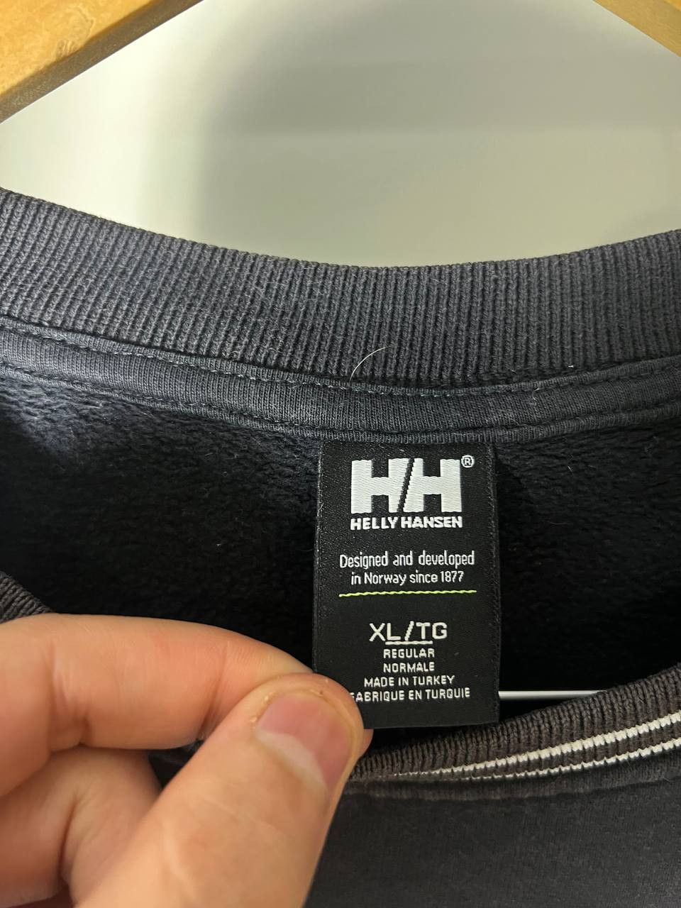Helly Hansen VINTAGE HELLY HANSEN BIG LOGO RETRO SWEATSHIRT GORPCORE Y2K Size US XL / EU 56 / 4 - 5 Thumbnail
