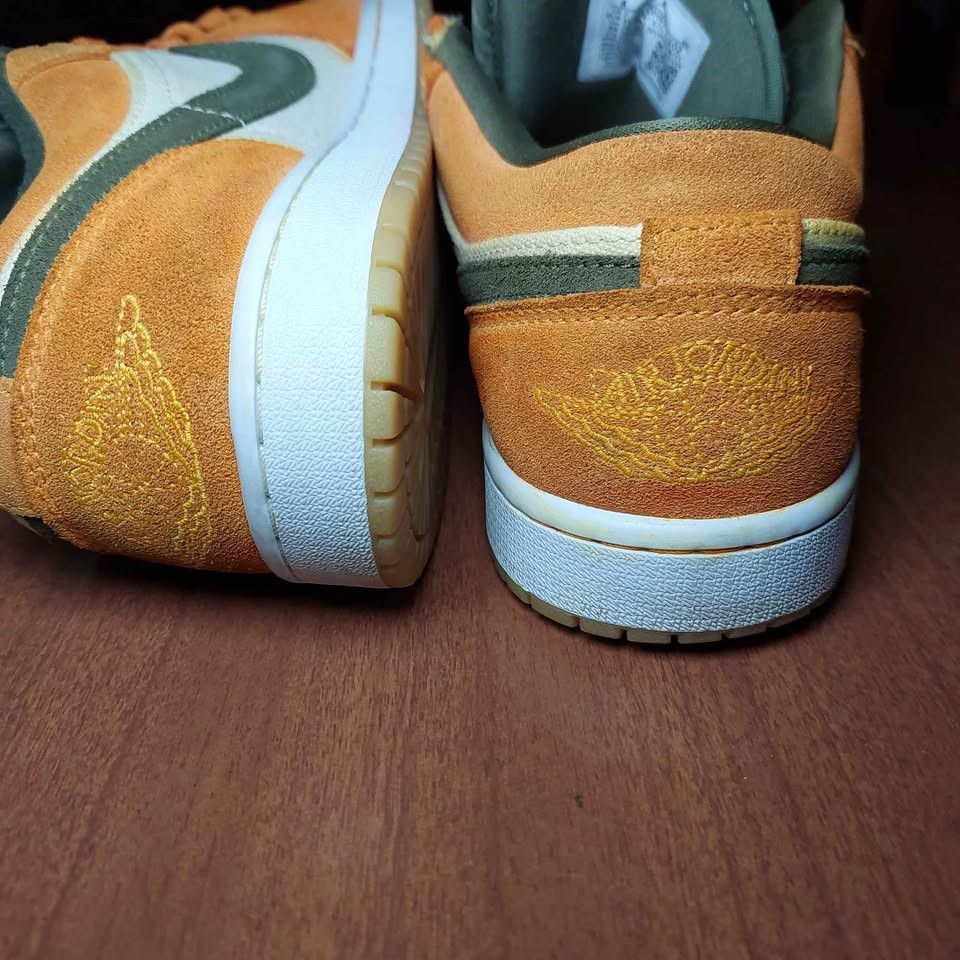Jordan Brand Jordan 1 Low Light Curry Suede - Size 8 (Good Condition) Size US 8 / EU 41 - 4 Thumbnail
