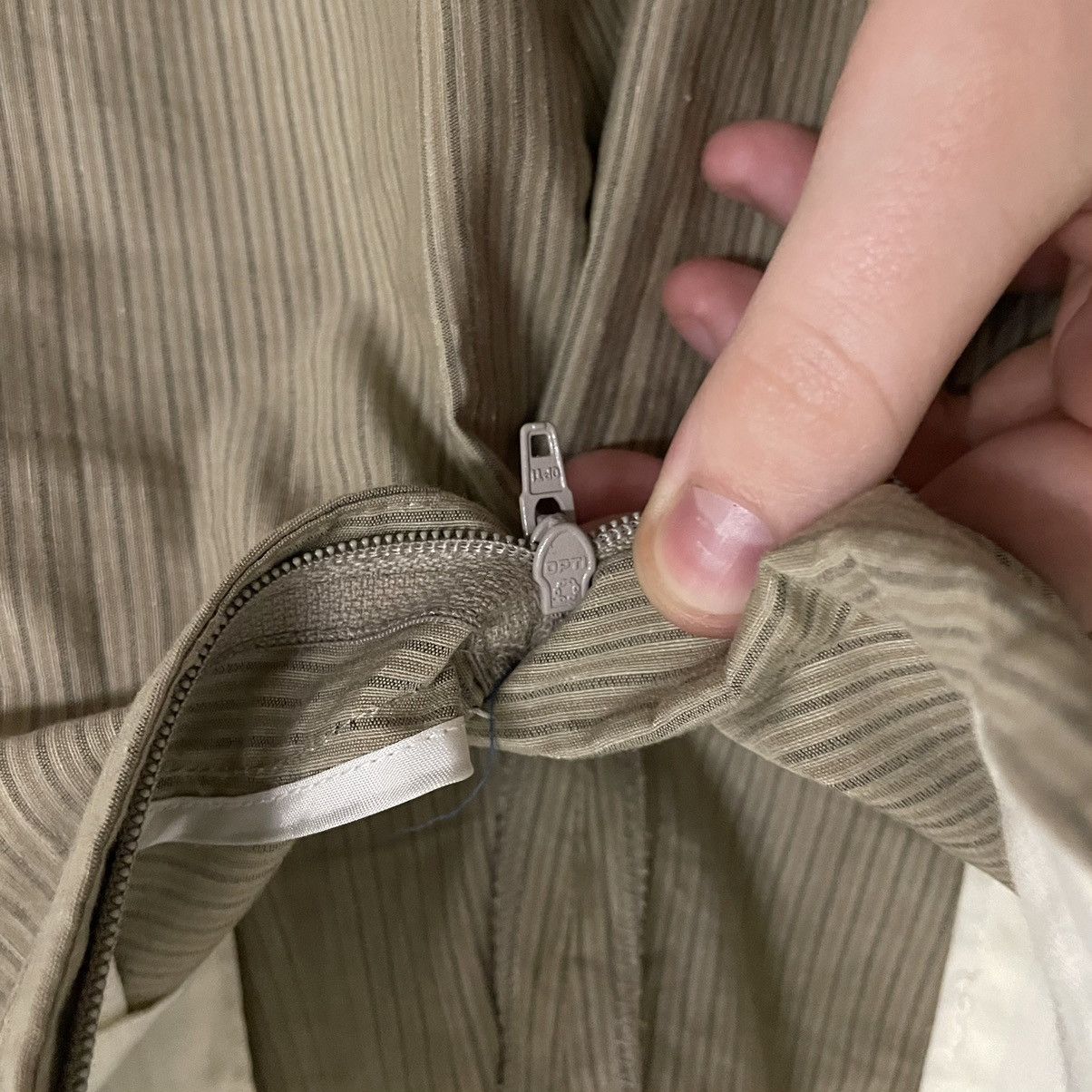Hermes Vintage Hermes Beige Striped Cotton-Linen Casual Pants Size US 33 - 11 Thumbnail
