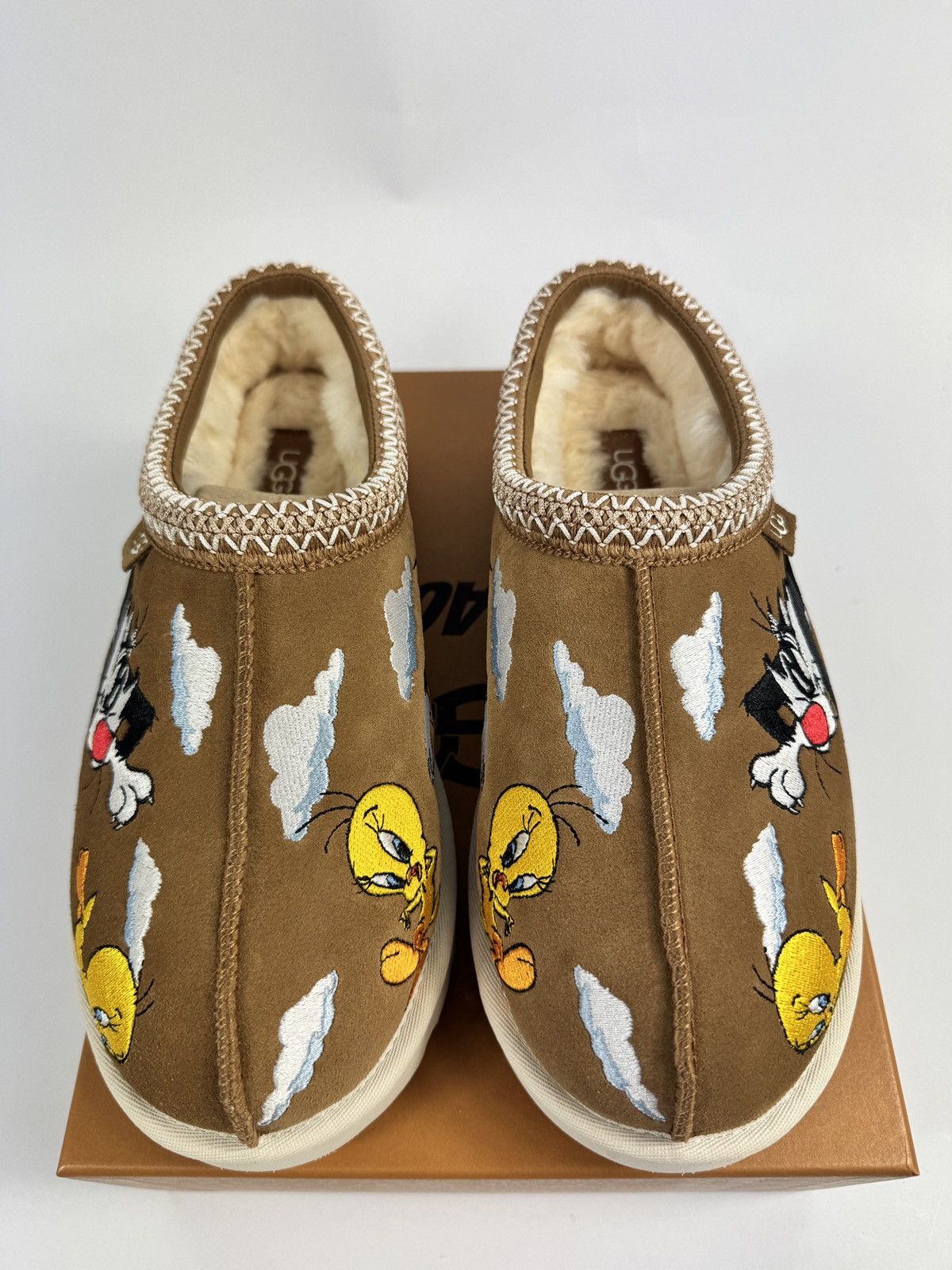 Palace × Ugg LOONEY TUNES UGGS Size US 10 / EU 43 - 3 Thumbnail