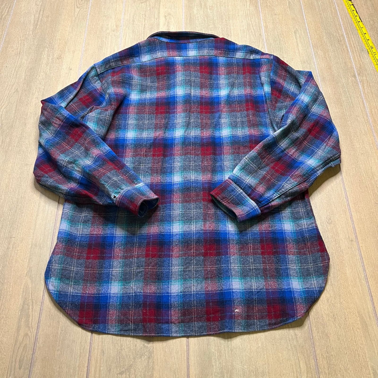 Pendleton Vintage Pendleton Wool Flannel Shirt USA Plaid XL Distress Size US XL / EU 56 / 4 - 4 Thumbnail