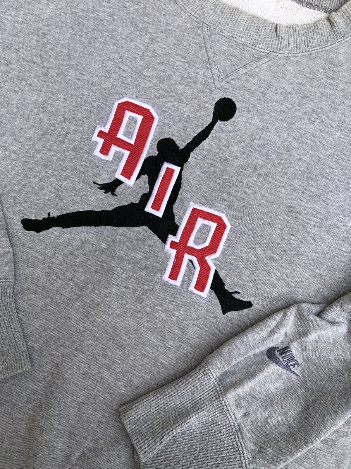 Nike × Vintage Vintage NIKE Air Jordan Embriodery Big Logo Design Crewneck Size US L / EU 52-54 / 3 - 4 Thumbnail