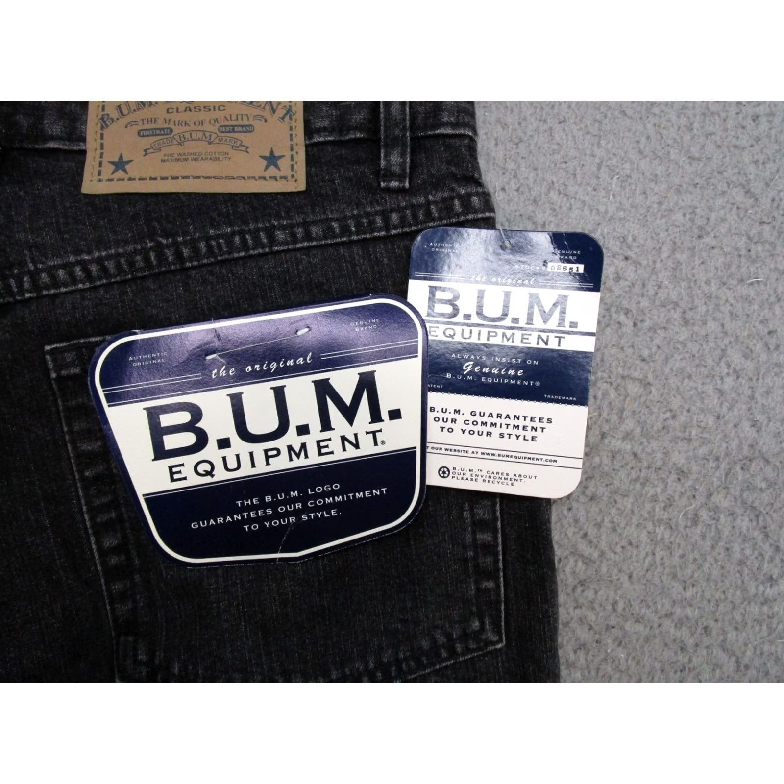 Vintage VINTAGE B.U.M. Equipment Jeans Bootcut Womens 9 Black Denim 90s Pockets 5-Pocket Design Size 30" / US 8 / IT 44 - 3 Thumbnail