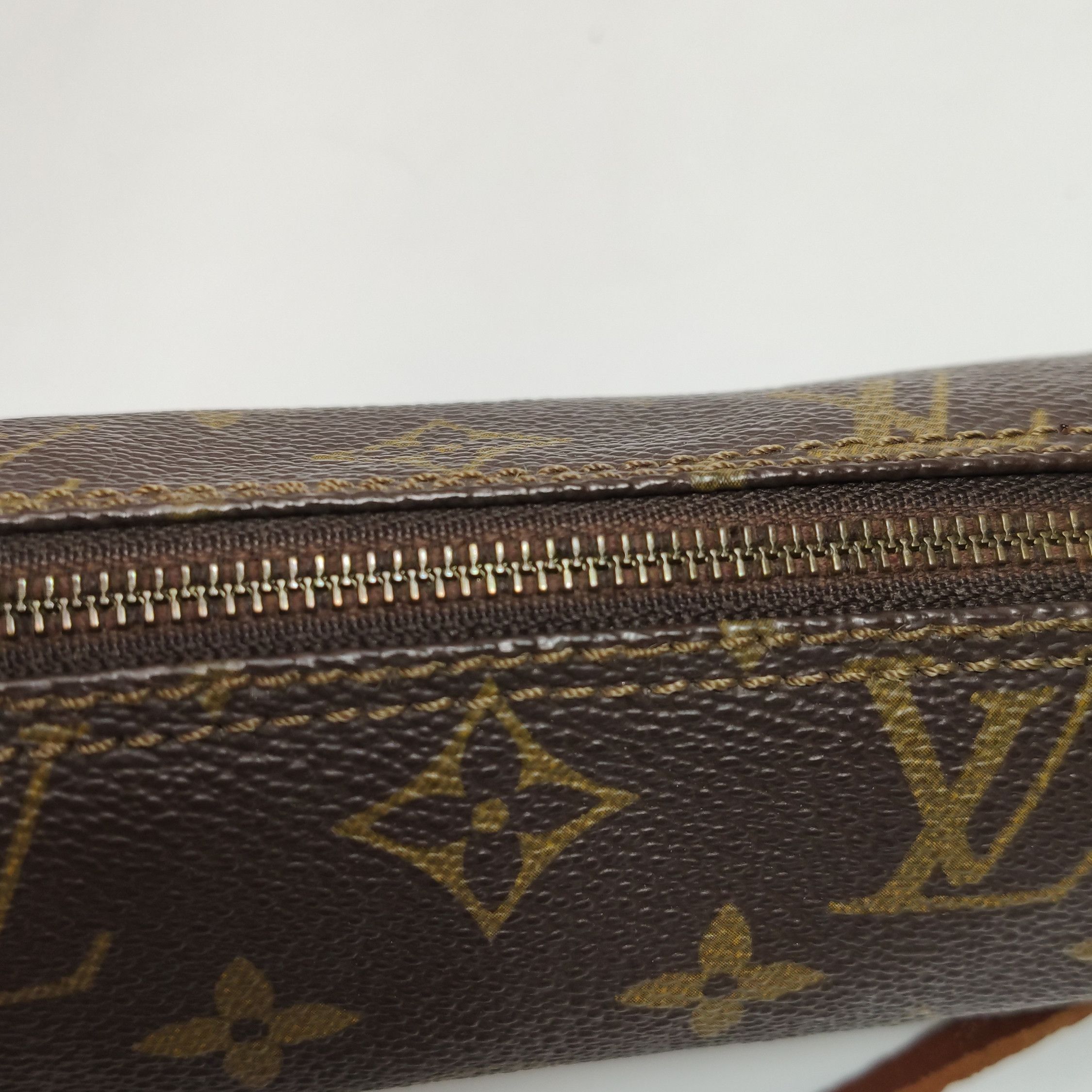 Louis Vuitton Louis Vuitton (LV) Papillon Mini Cowhide Monogram Printed D Size ONE SIZE - 8 Thumbnail