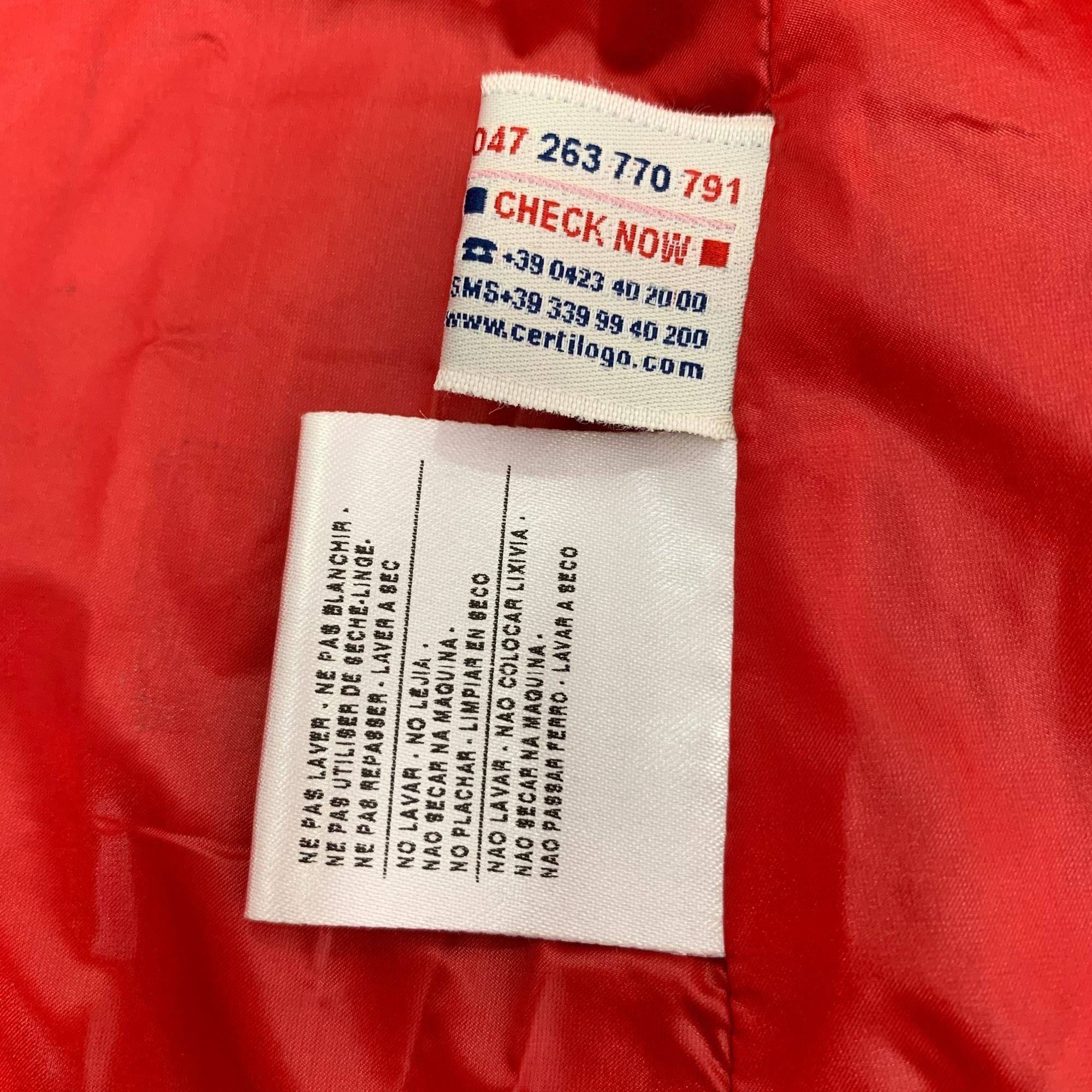 Moncler [Moncler] Military Green Embroidered Logo Notch Lapel Down V Size US L / EU 52-54 / 3 - 5 Thumbnail