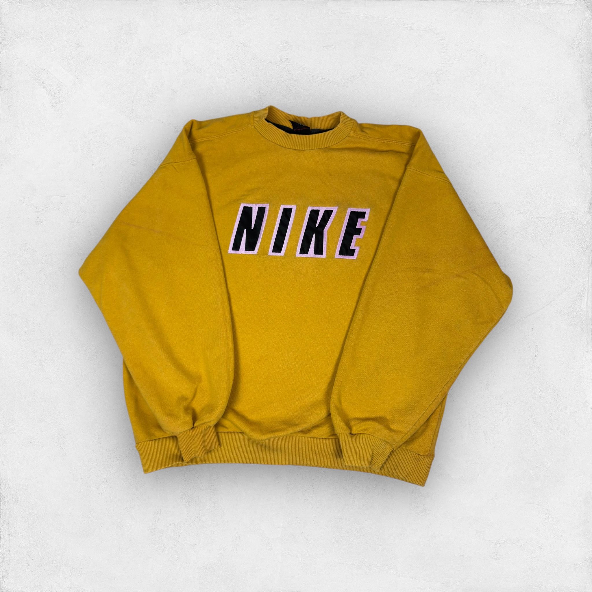 Nike × Vintage Vintage Nike Men Yellow Cotton Spellout Kleding Sweatshirt L Size US L / EU 52-54 / 3 - 1 Thumbnail