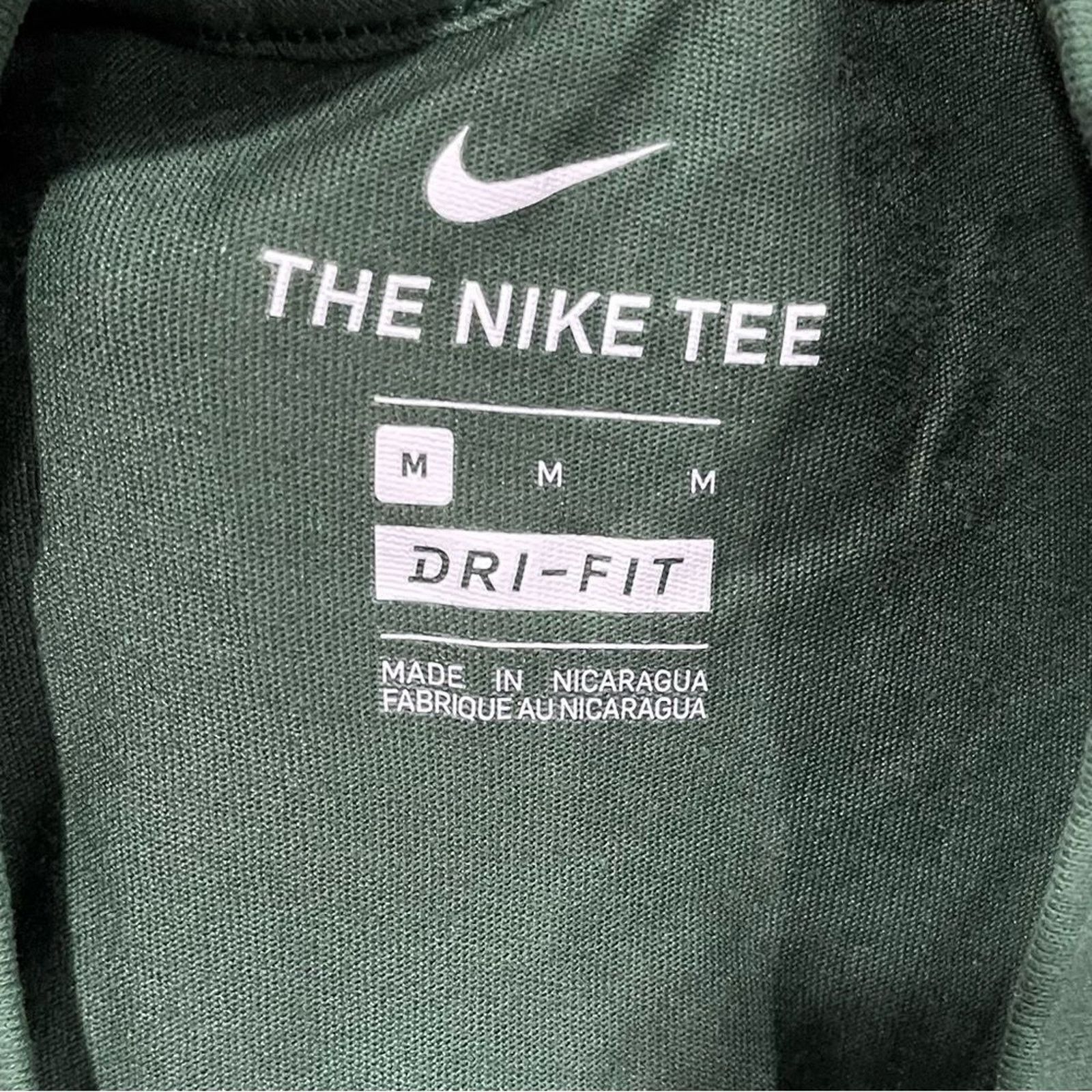 Nike NWOT Nike Dri-Fit T-Shirt Short Sleeve Athletic Cut Crew Size US M / EU 48-50 / 2 - 4 Thumbnail