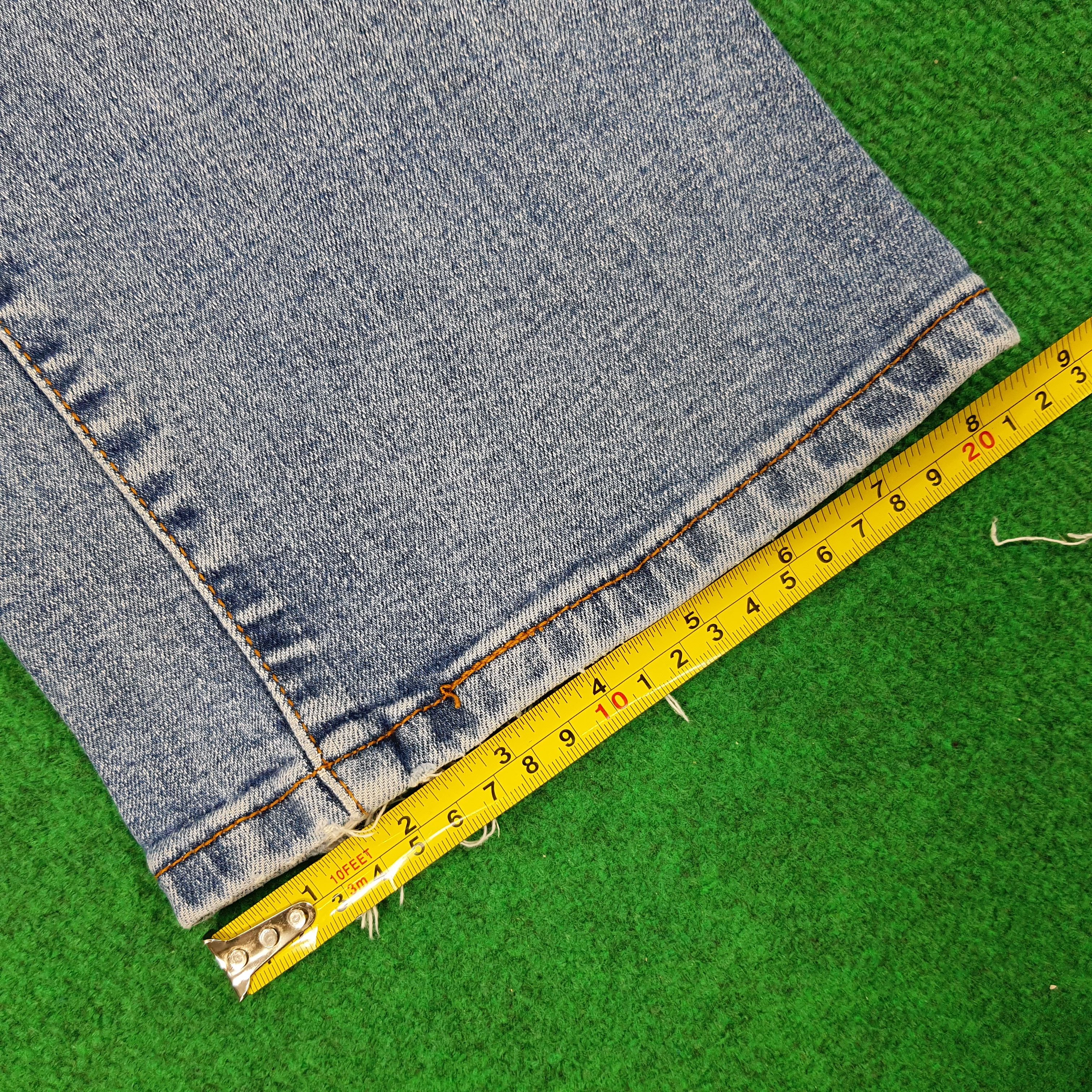 Levi's × Levi's Vintage Clothing × Vintage Vintage Levi's 550 Relaxed Boot Cut Distressed Jeans Size US 30 / EU 46 - 16 Thumbnail