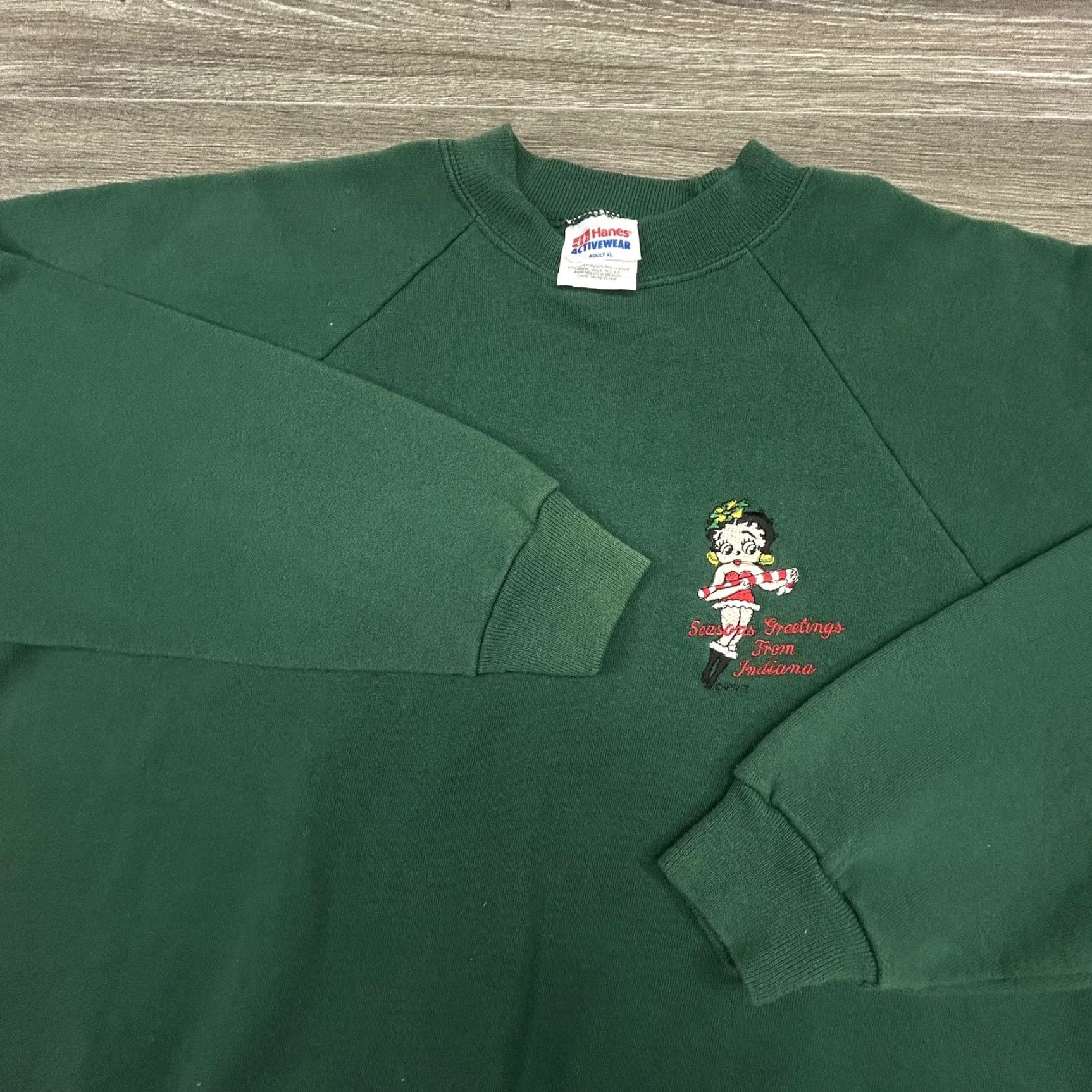 Hanes VINTAGE Hanes Christmas Betty Boop Sweatshirt Mens XL Green Raglan Crew Neck Pullover Graphic Print 90s Hanes Activewear Size US XL / EU 56 / 4 - 2 Thumbnail