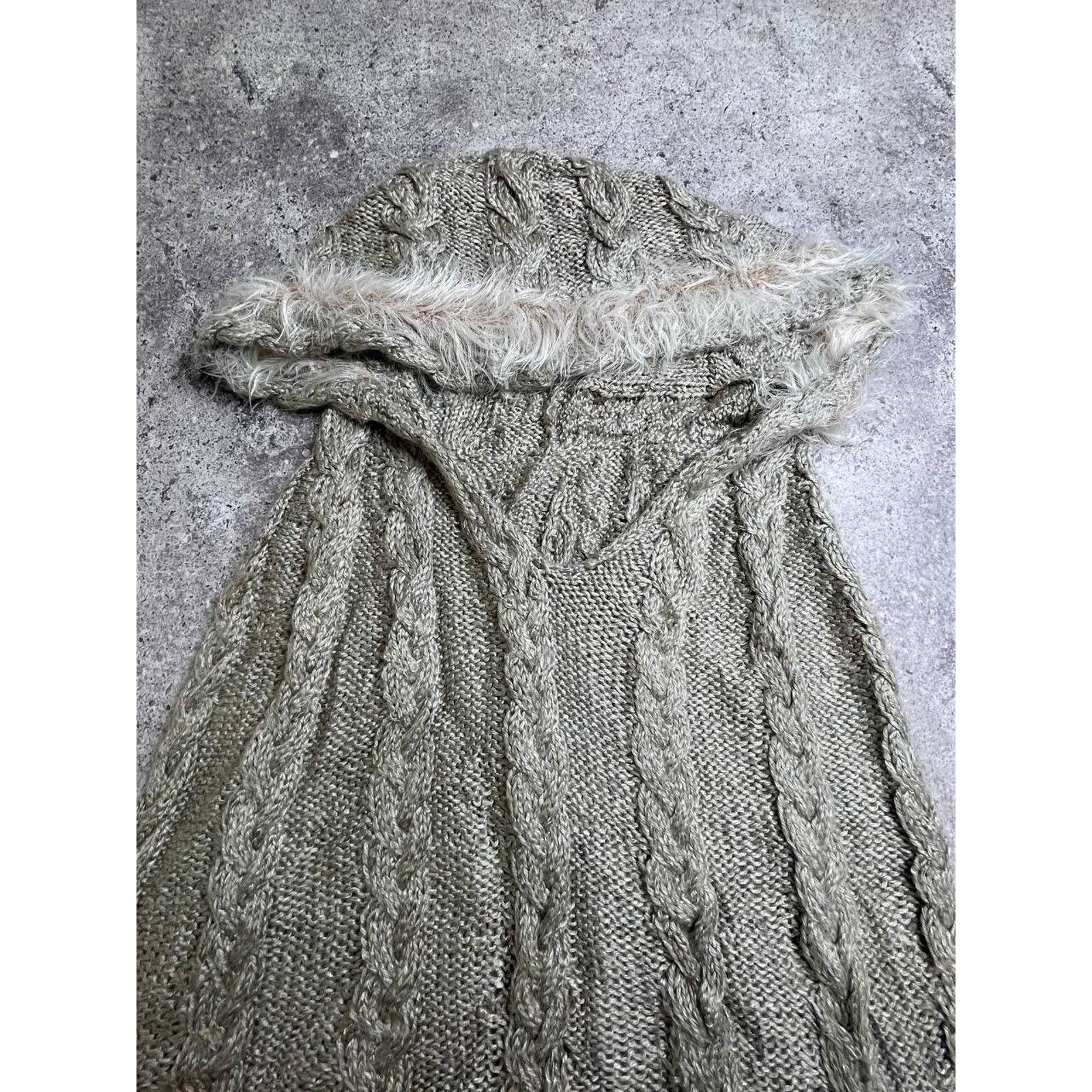 Japanese Brand Vintage Cable Knit Hooded Poncho with Faux Fur Trim Beige Size M / US 6-8 / IT 42-44 - 3 Thumbnail