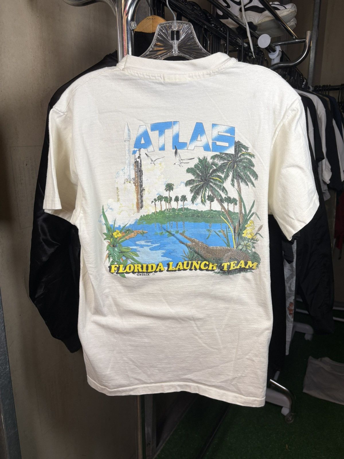 NASA × Vintage Vintage 1990’s Florida Launch Team T-shirt with front pocket Size US M / EU 48-50 / 2 - 1 Thumbnail
