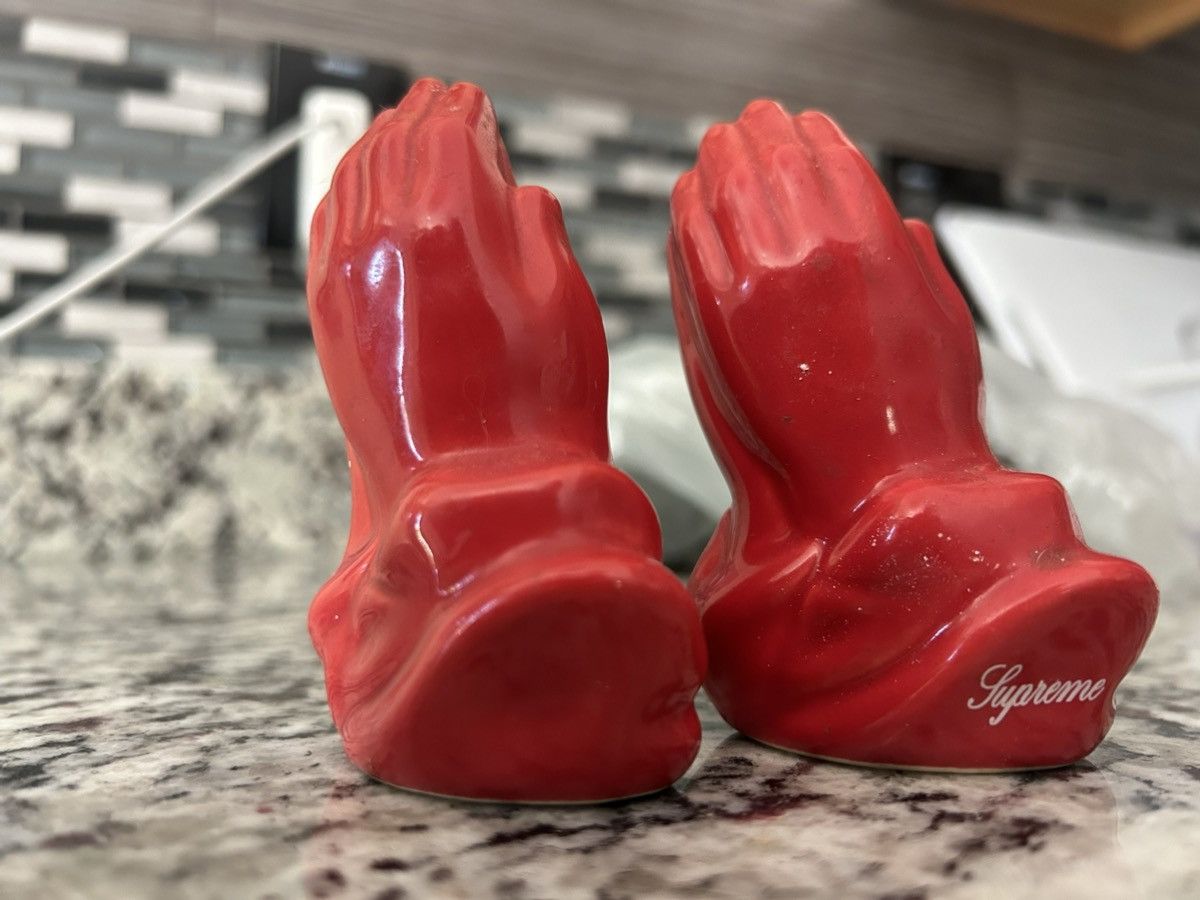 Supreme Supreme s/s 13 prayer hands salt shakers Size ONE SIZE - 2 Thumbnail