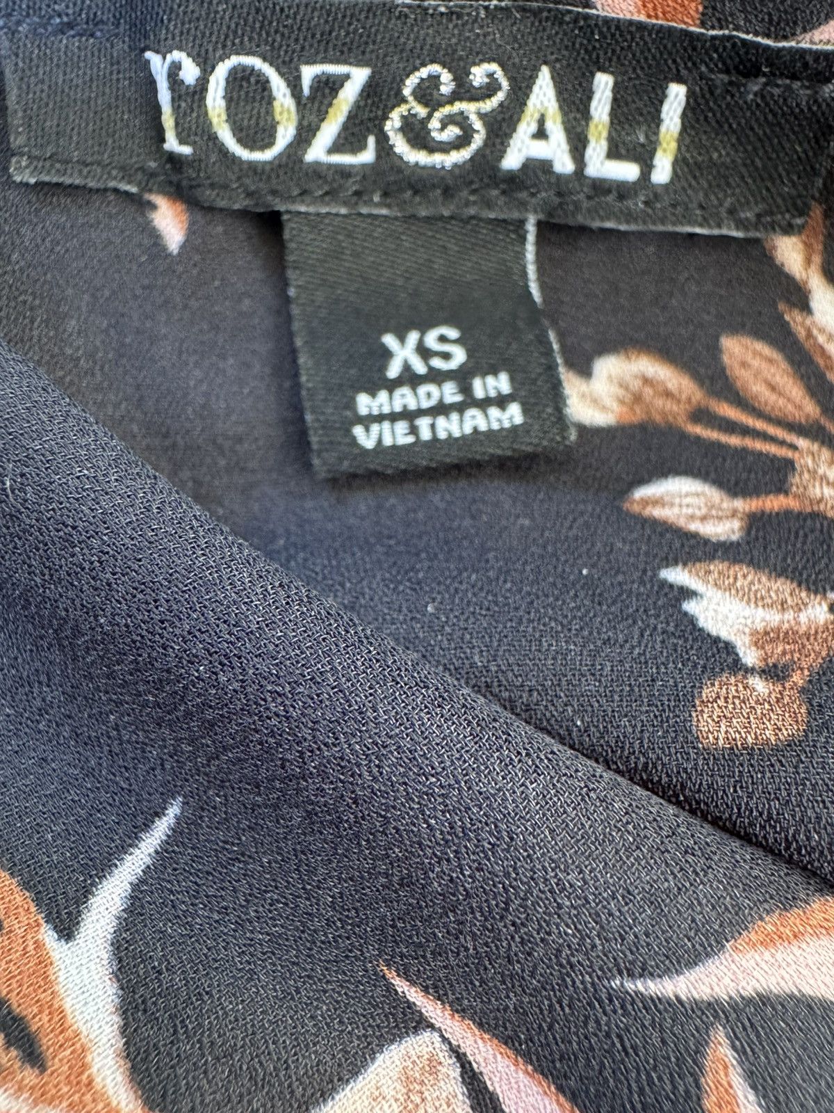 Vintage Roz & Ali women’s XS floral black romantic one sided ruffle Size XS / US 0-2 / IT 36-38 - 5 Thumbnail