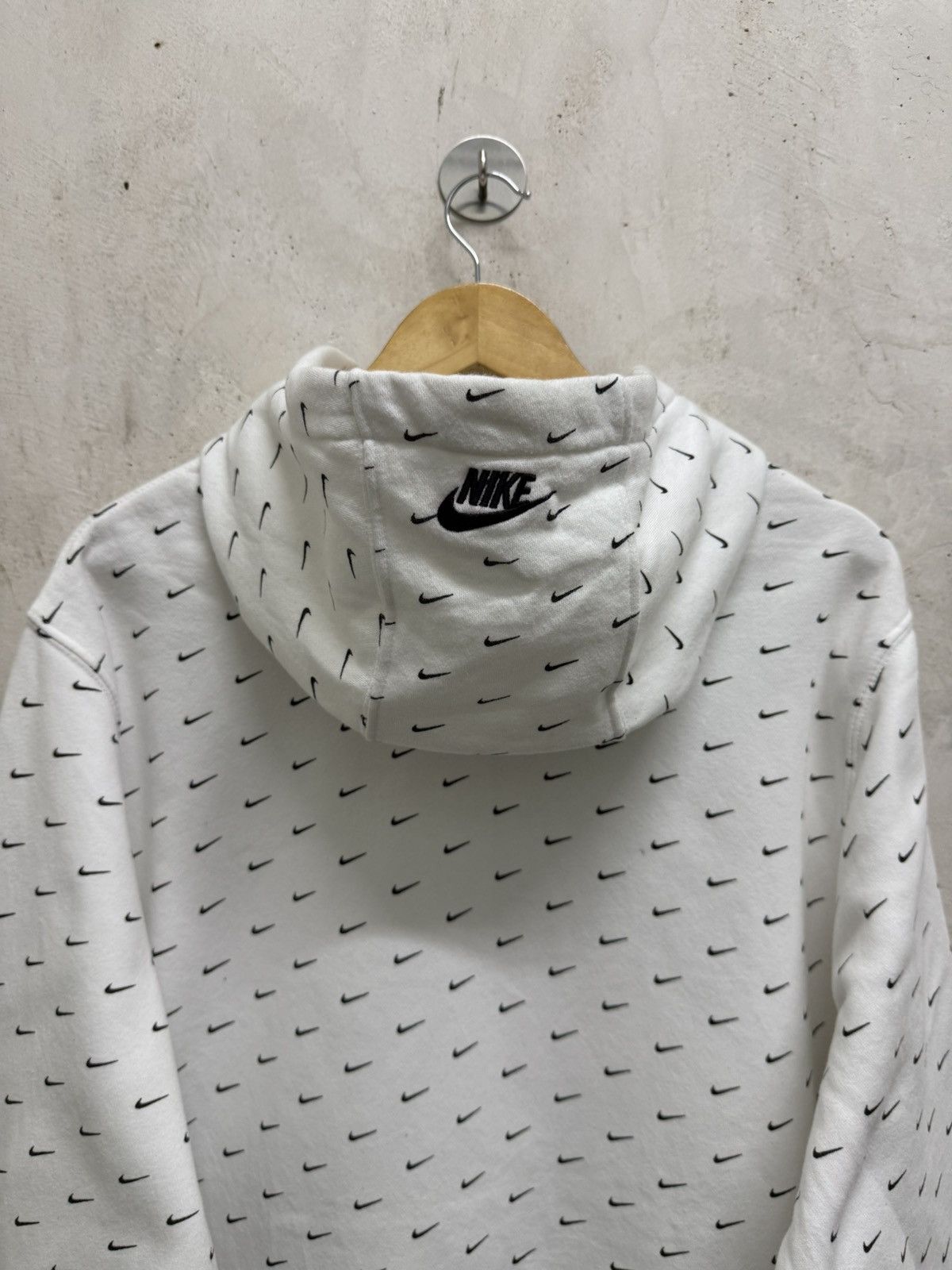 Nike Nike All Over Print Swoosh Logo Hoodie Size US L / EU 52-54 / 3 - 4 Thumbnail