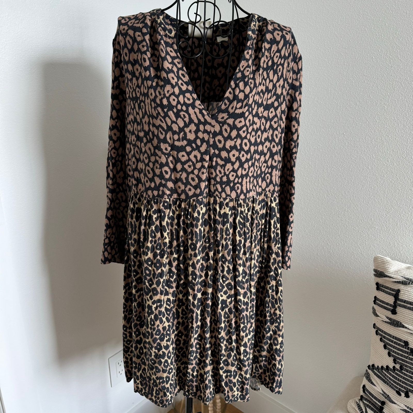 MAEVE Sz Medium Juno Long Sleeve Swing Dress Leopard purchases Print Mini Anthropologie