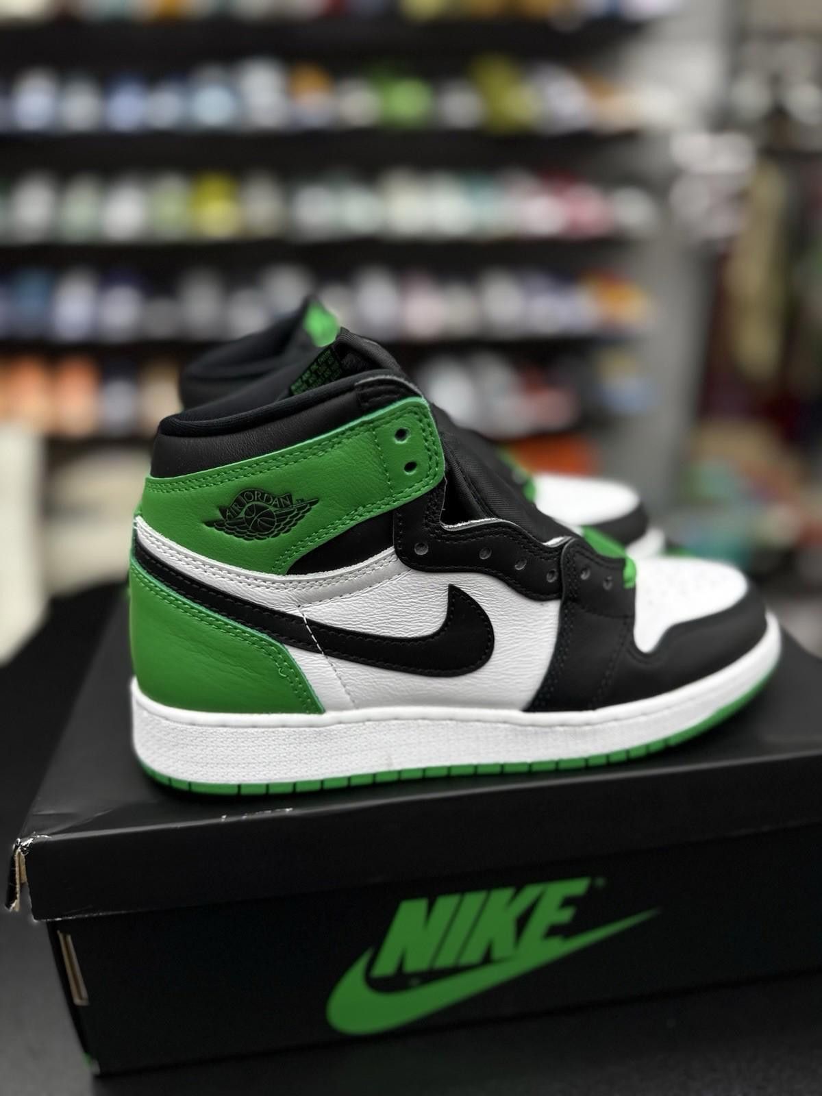 Jordan Brand Nike Air Jordan 1 Retro High OG "Lucky Green" (GS) 6Y/7.5W Size US 6 / EU 39 - 2 Thumbnail
