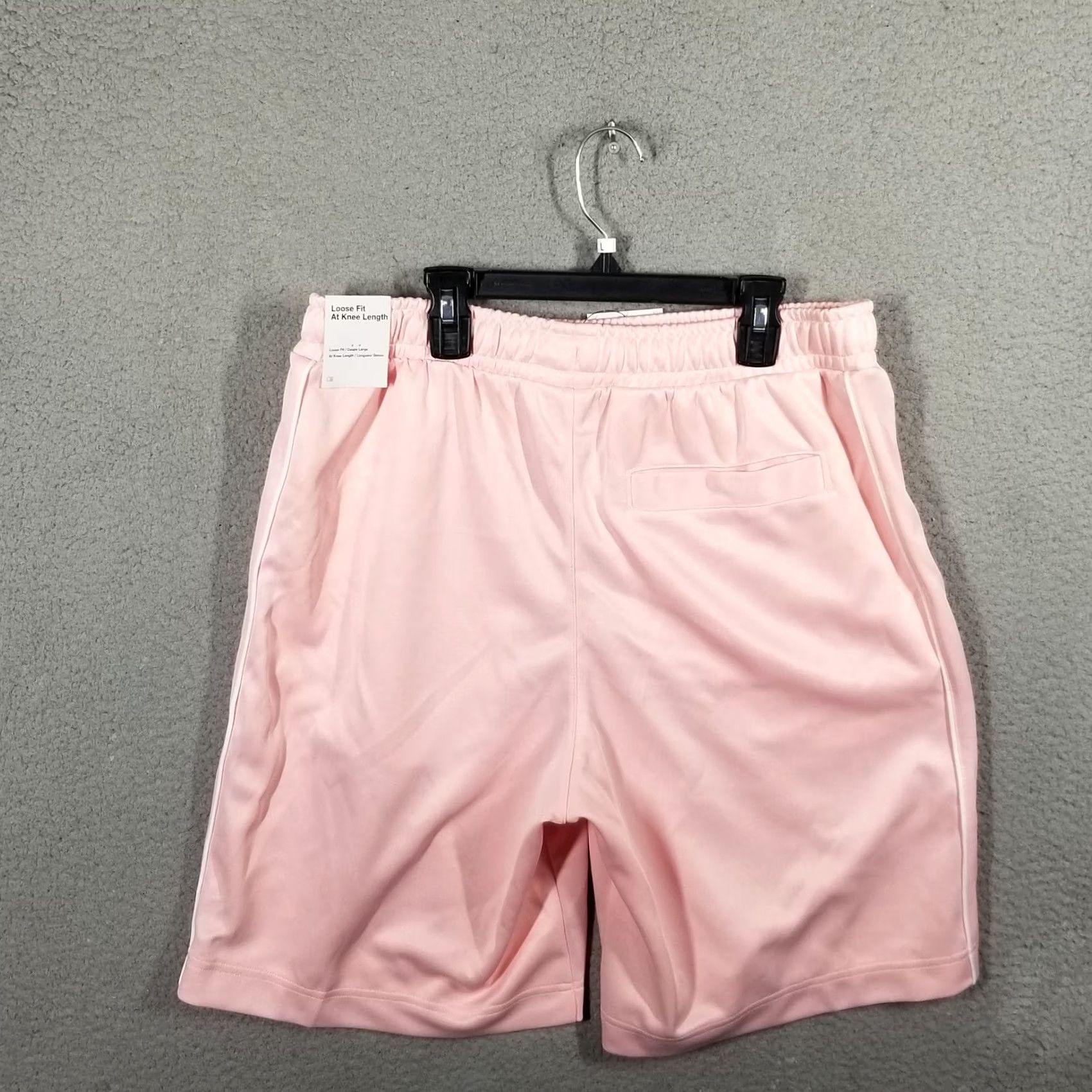 Nike Nike Club Shorts Pink Men Medium Loose Fit DX0733-686 Size US 31 - 2 Thumbnail