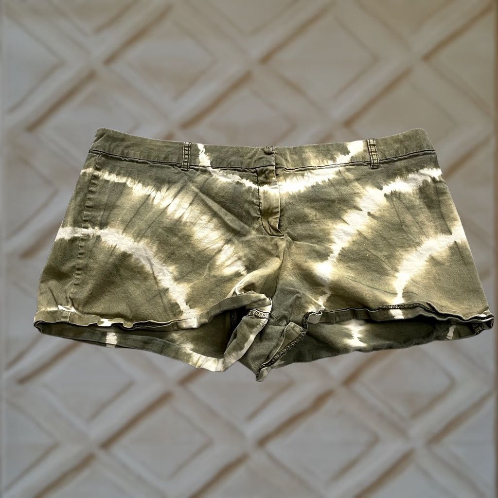 Vintage VINTAGE New York and Co Bermuda Shorts Womens 18 Green Cotton Casual 4" Inseam Size 26" / US 2 / IT 38 - 1 Thumbnail