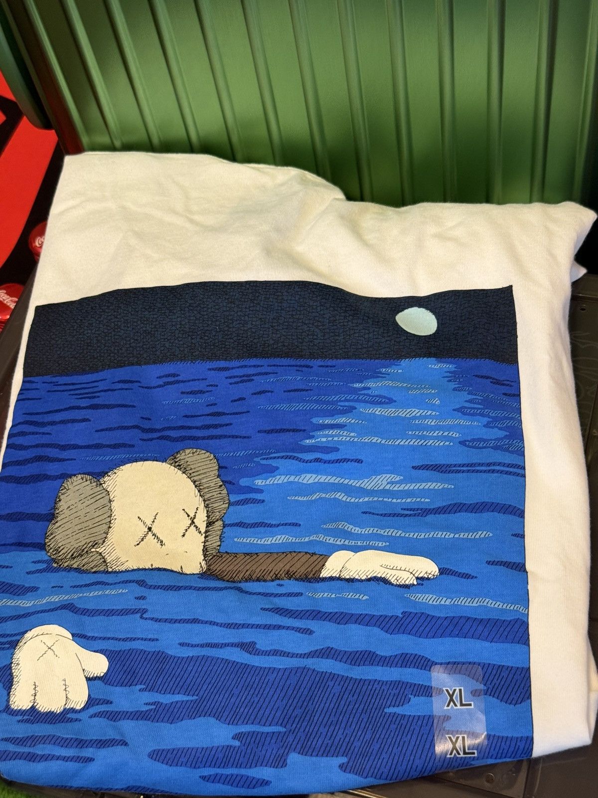 Kaws × Uniqlo KAWS x Uniqlo T Shirt Size Asian XL Size US XL / EU 56 / 4 - 6 Thumbnail