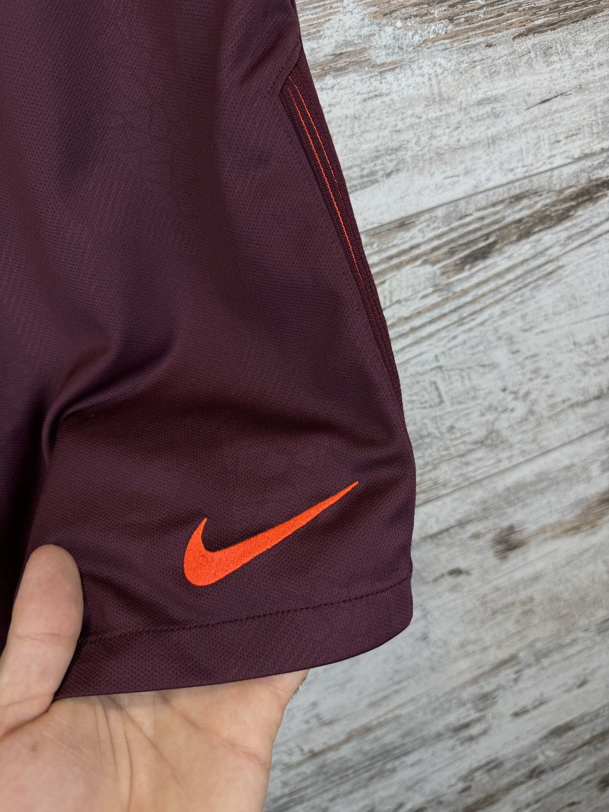 Nike × Vintage Mens Vintage Nike FC Barcelona soccer shorts football Size US 32 / EU 48 - 3 Thumbnail