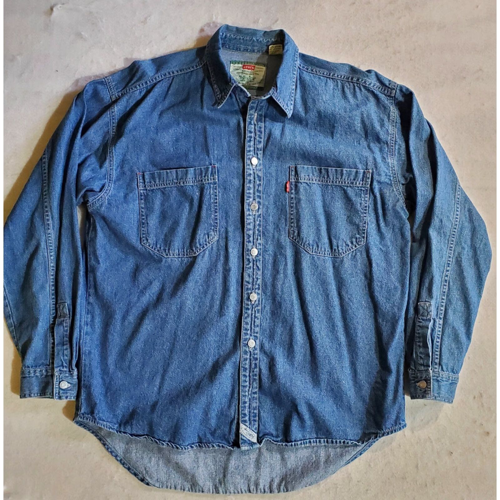 Levi's VINTAGE Levi's Denim Button-Up Shirt Men's Large Blue 90s Casual Workwear Long Sleeve Collared Shirt Men - Regular Fit Size US L / EU 52-54 / 3 - 2 Thumbnail