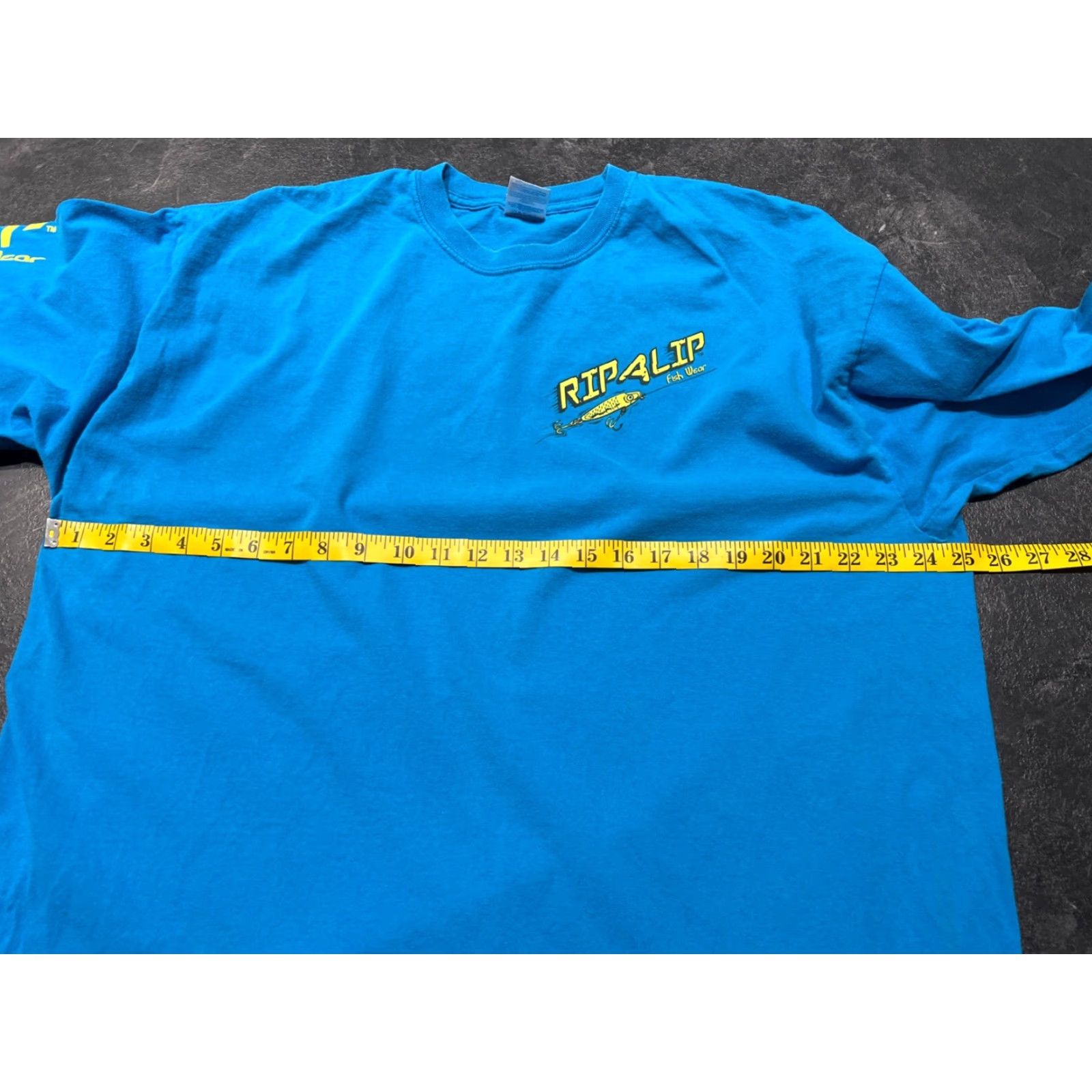 Vintage VINTAGE Rip A Lip Fish Wear Long Sleeve T-Shirt Men 2XL Blue Fish 2000s Size US XXL / EU 58 / 5 - 6 Thumbnail